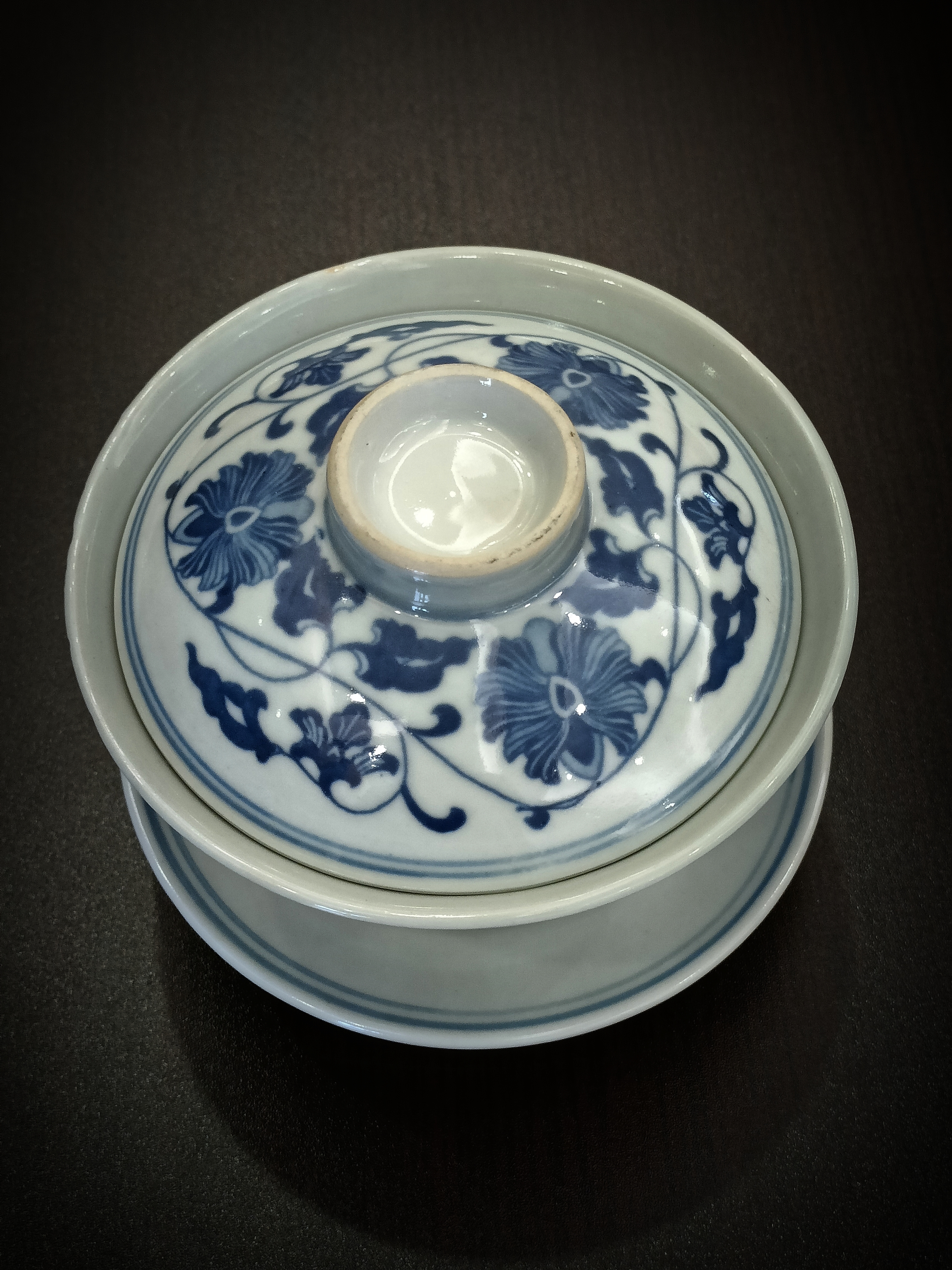 45-中國古董瓷茶碗，附蓋和碟子(老瓷)<有需要請聯絡我們 852-6329 6186>