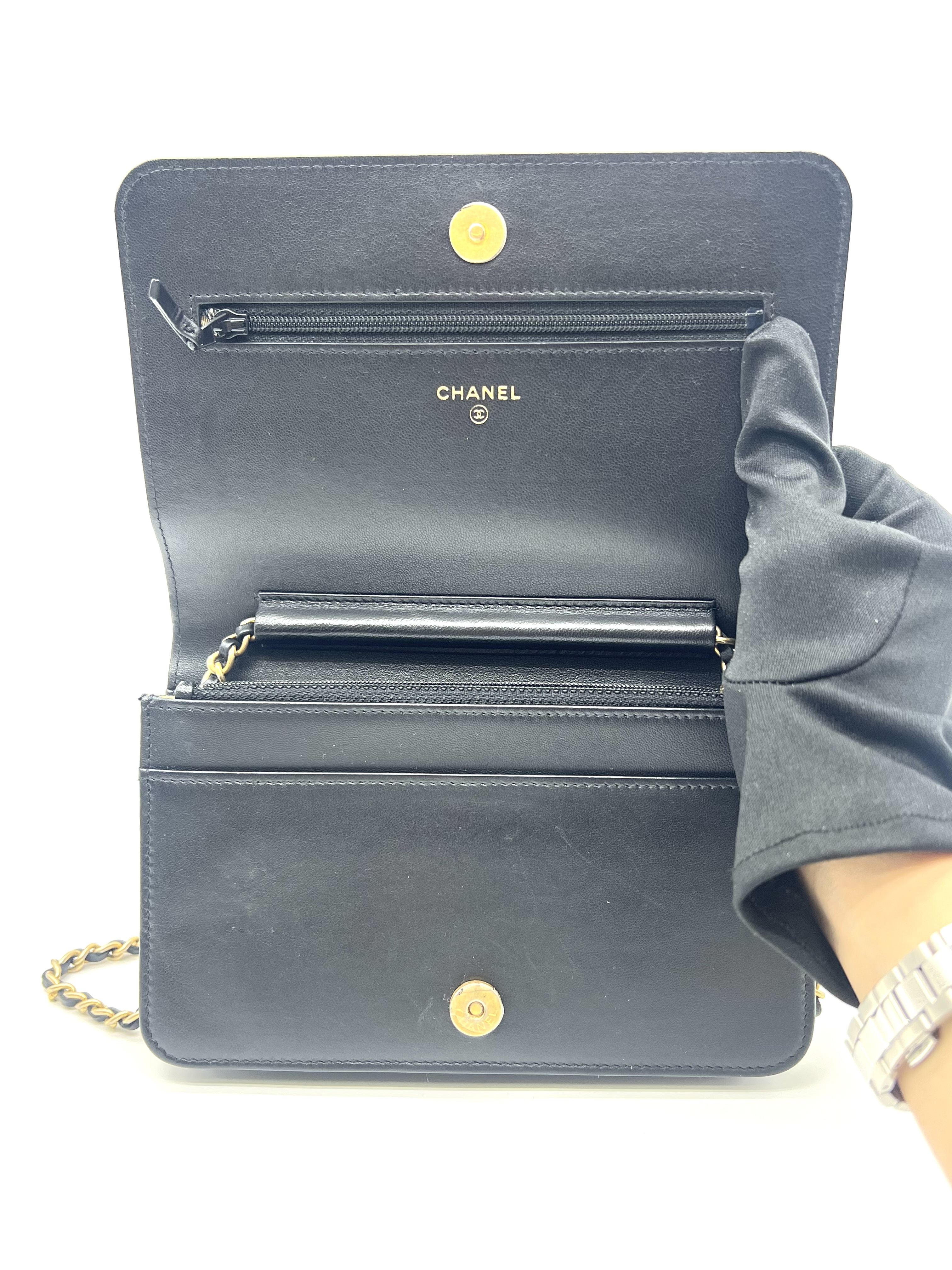 Pre-Owned CHANEL WOC Crossbody Bag / Product Code: 26041615
