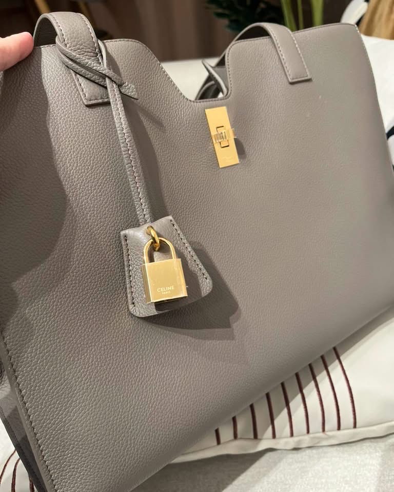 未使用品 Celine 16 Tote Bag 100%Authentic, Unused 未使用品 ✅Key lock ✅Dust Bag