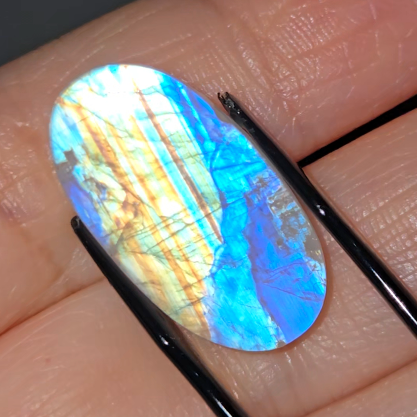 Gem-grade rainbow moonstone from India - MS1