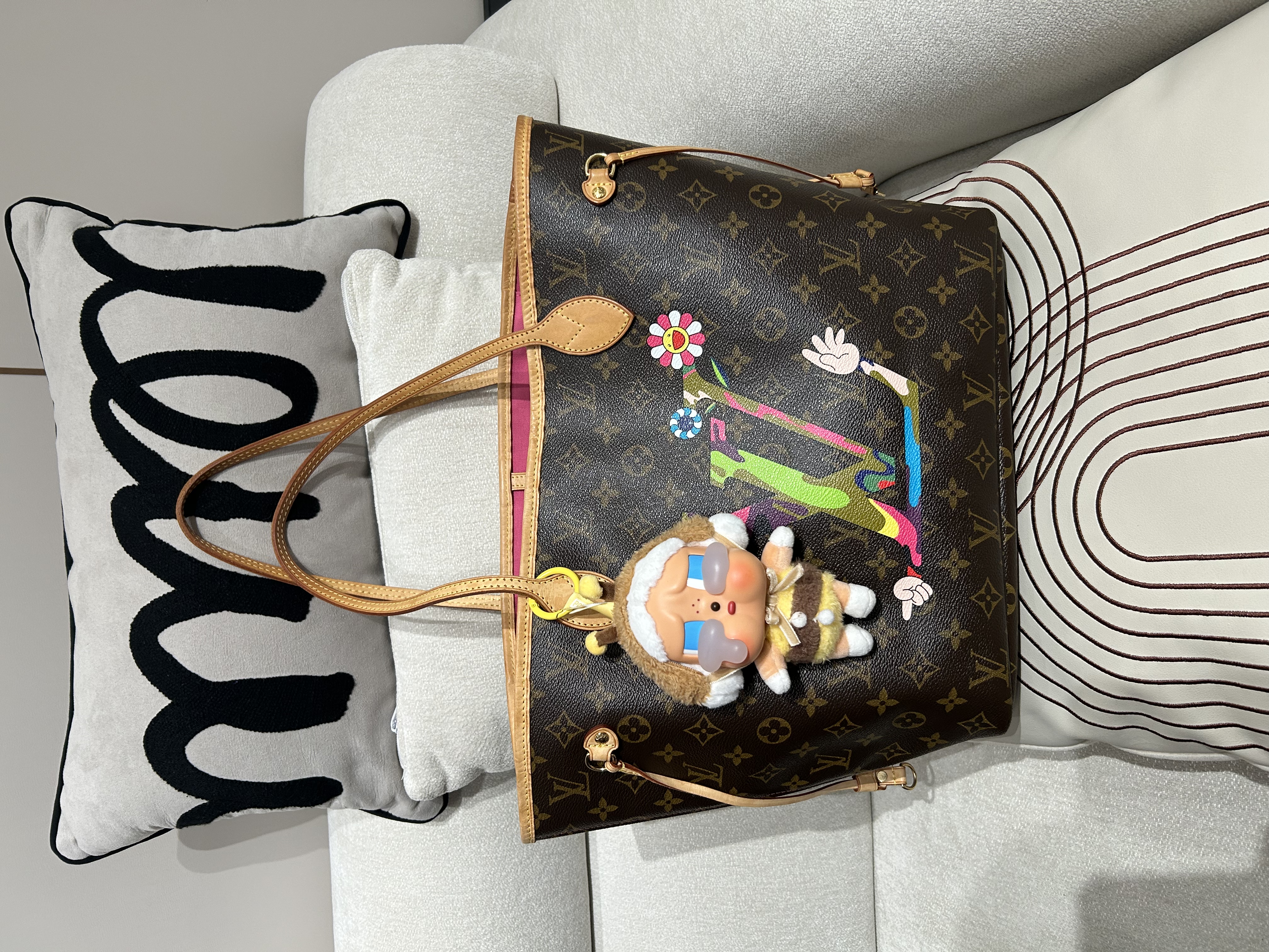 LV Neverfull Limited Edition Tote bag 100%Authentic, 90%New
