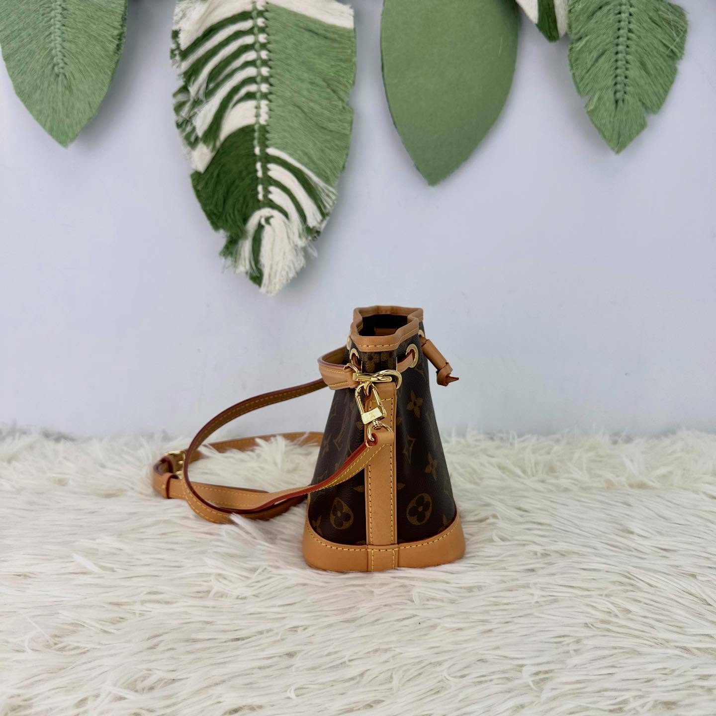 LV 🤍PRE OWNED Nano Noé 小水桶包 晶片款 全套有盒🤎