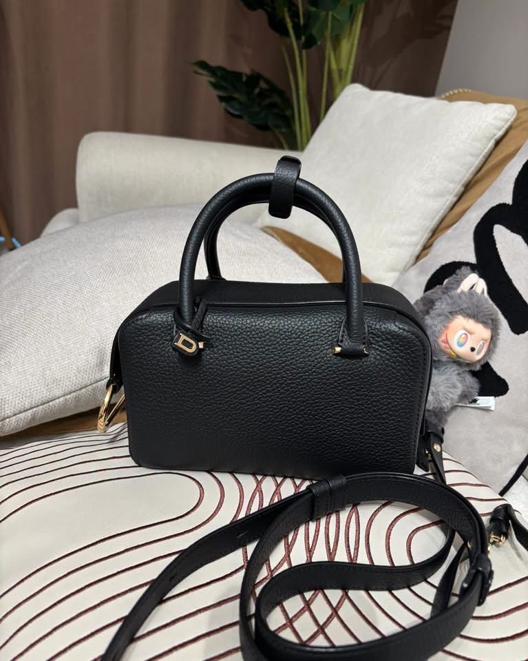 Delvaux Cool Box Mini Taurillon Soft Black  100%Authentic, 99%New ✅收據✅Dust bag
