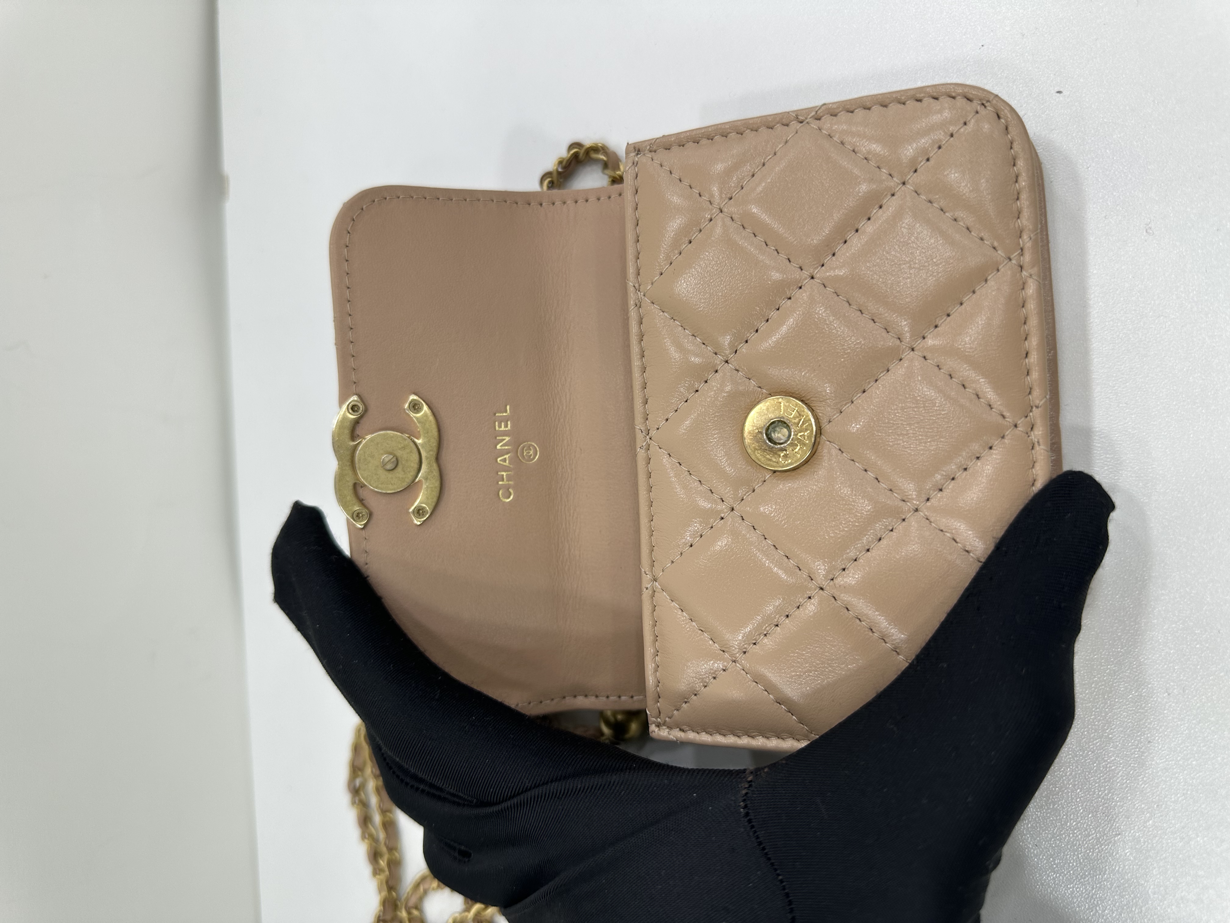 直播貨品 |  [1個-$100 2個-$300］GG77