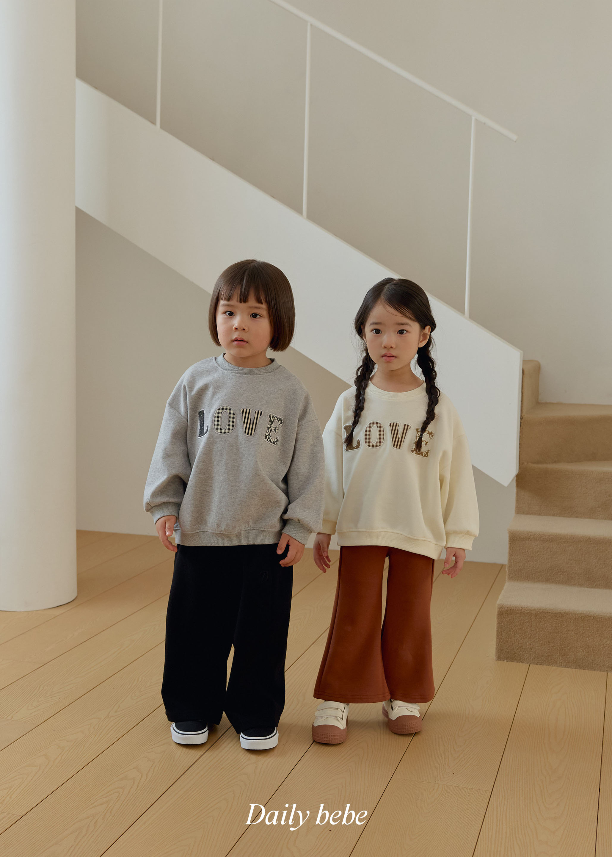 Dailybebe | Love Patch Sweatshirt