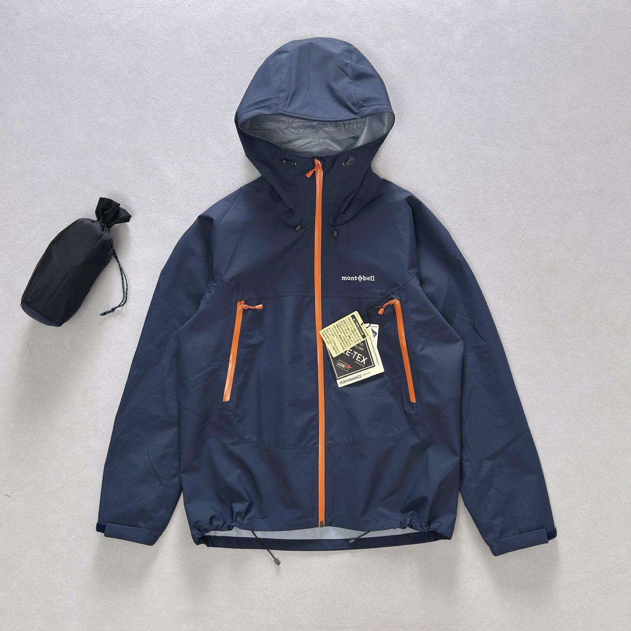 0326 日版Mont.Bell GORE-TEX連帽衝鋒褸 4月底