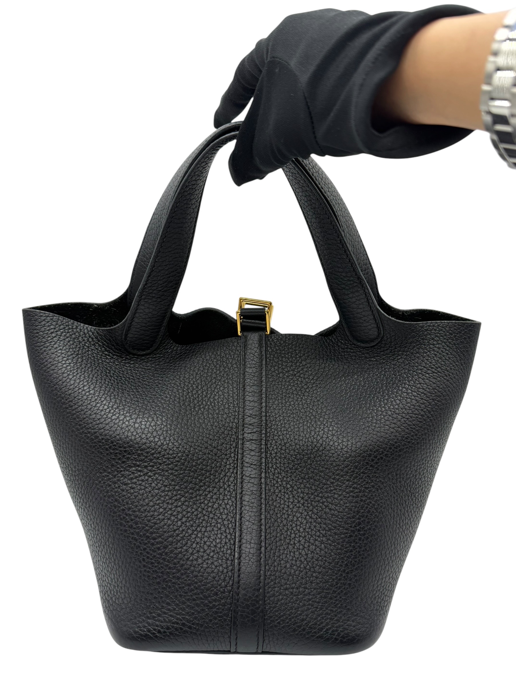 Pre-Owned HERMÉS P18 Stamp Z / Product Code: 26053011