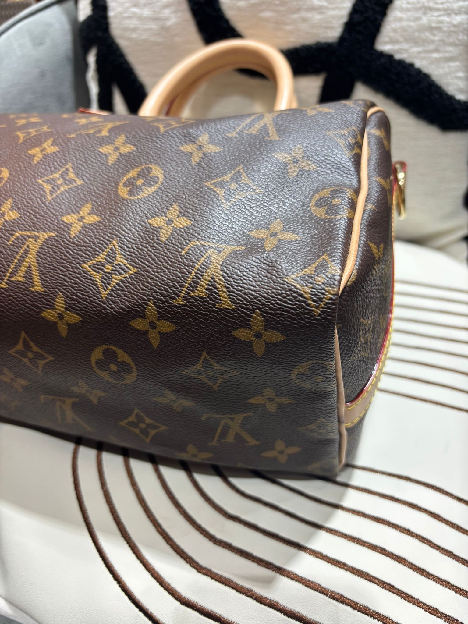 LV speedy Bandoulière 25 monogram 100%Authentic, 98%New  ✅Key Lock ✅長肩帶✅塵袋✅box