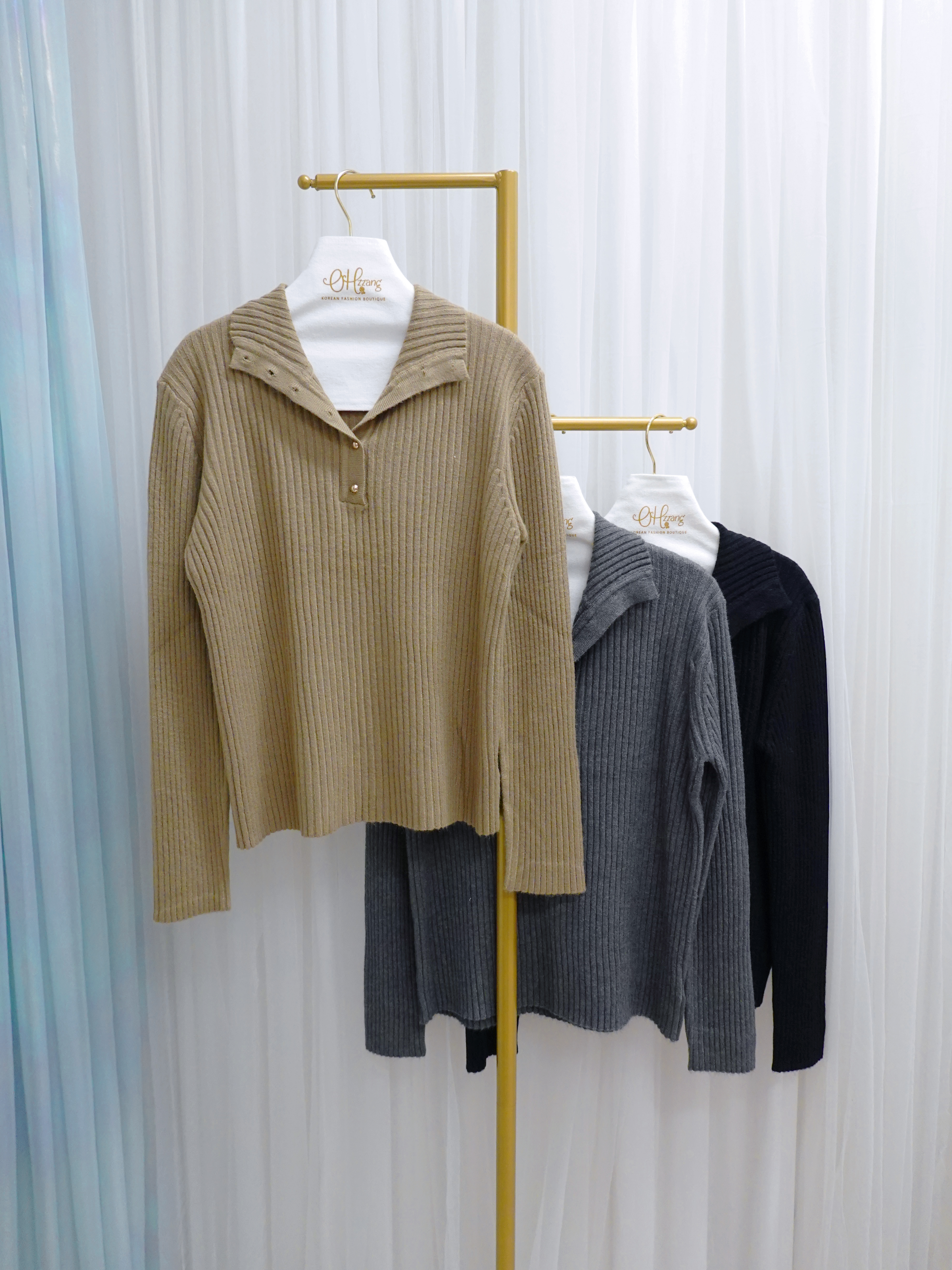 TOP24_12A 小金扣開領TOP (3色)