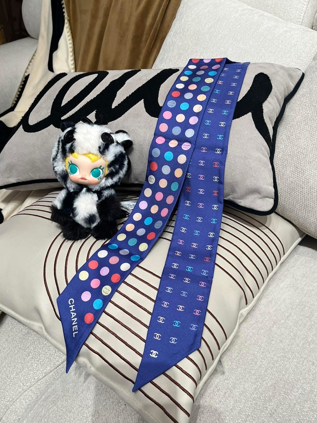 未使用品 Chanel twilly silk  ,100%Authentic ,unused ✅box 