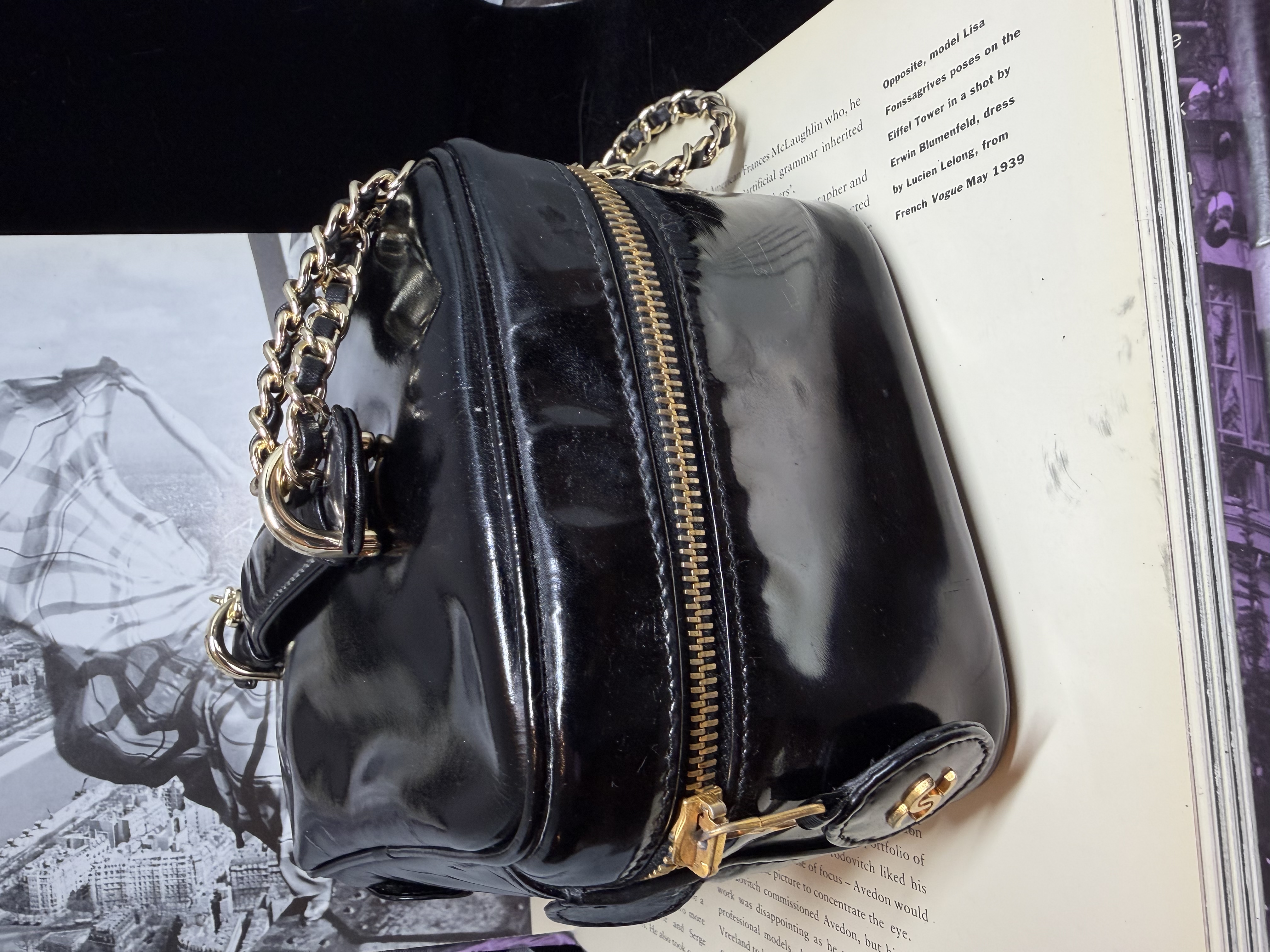 vintage chanel cc vanity case black patent leather