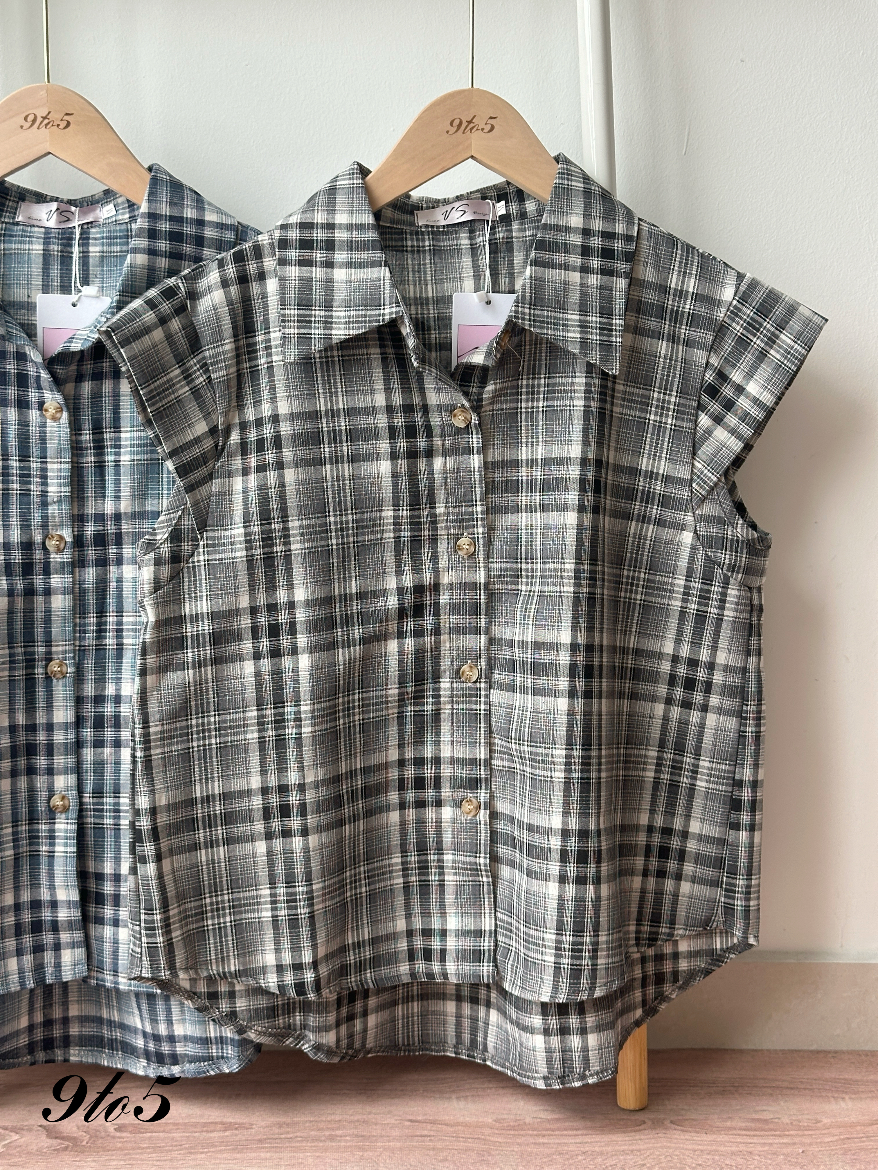 T4280 Cape Sleeve Checkered Shirt - Black & Blue