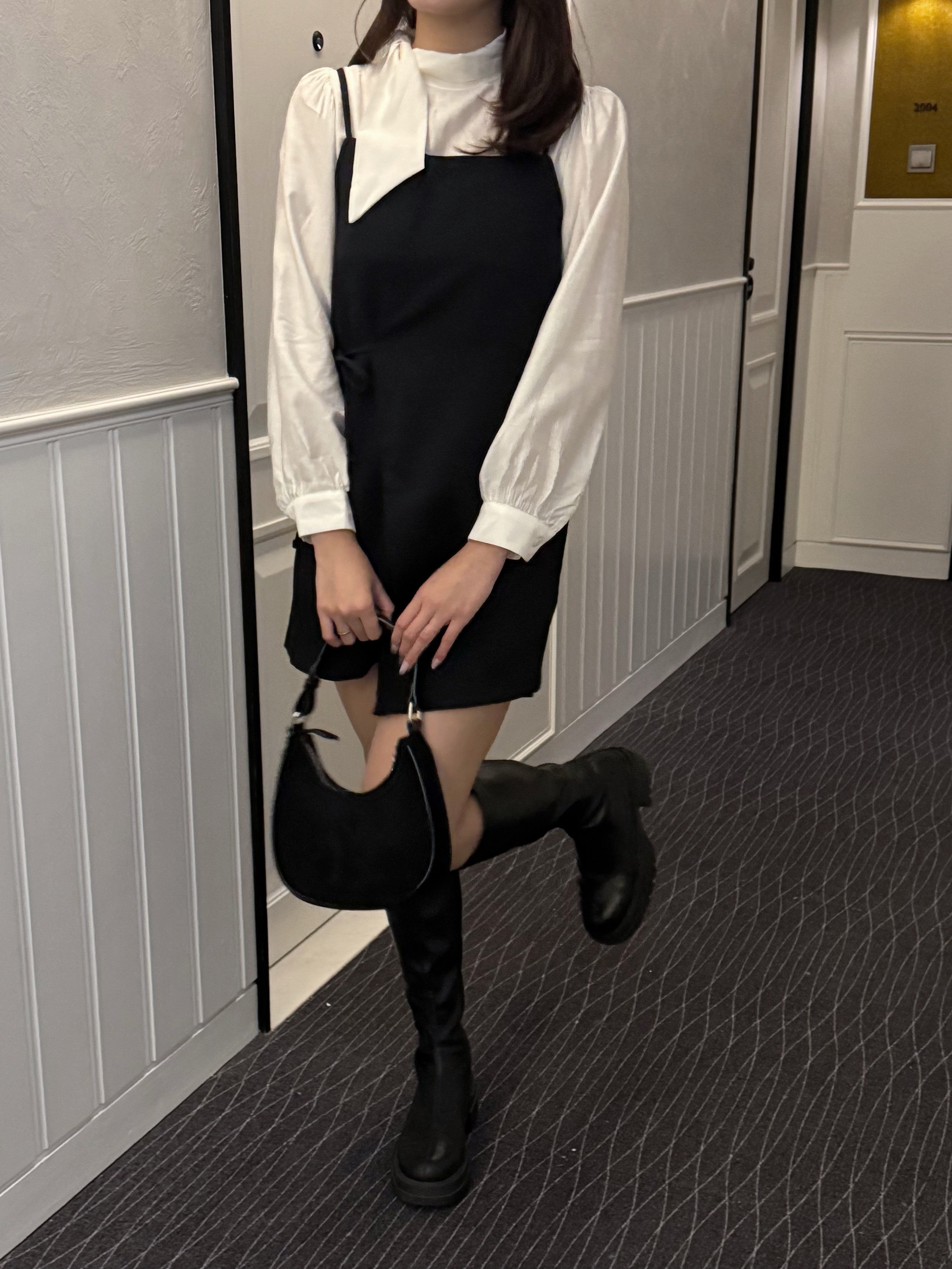 韓系珍珠感綁帶襯衫