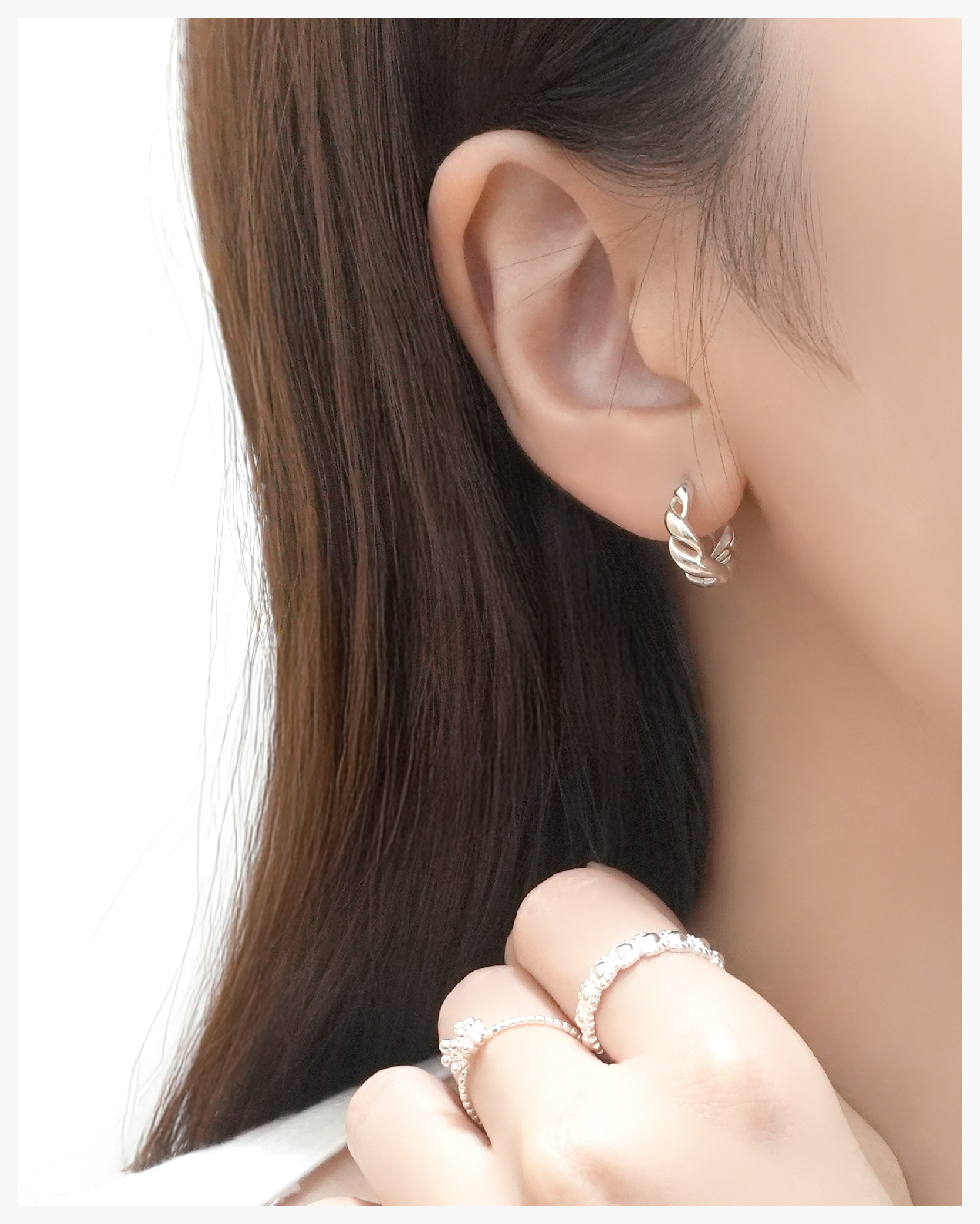 Pure Silhouette Twist Earrings