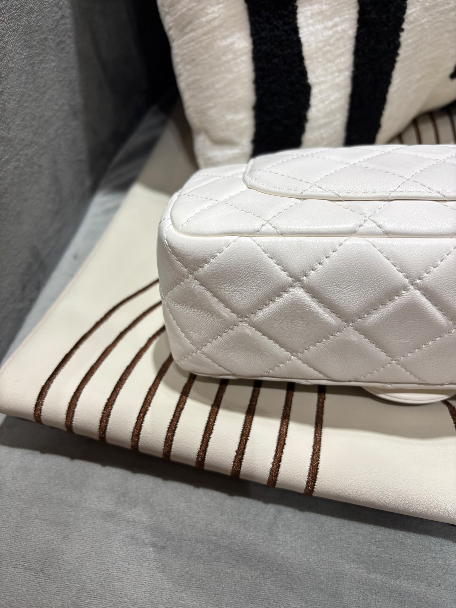 Chanel CF20 Mini Classic Flap Chain Shoulder Bag 調節金球 AS1787 100%Authentic, 98%New ✅晶片✅Dust bag✅Box