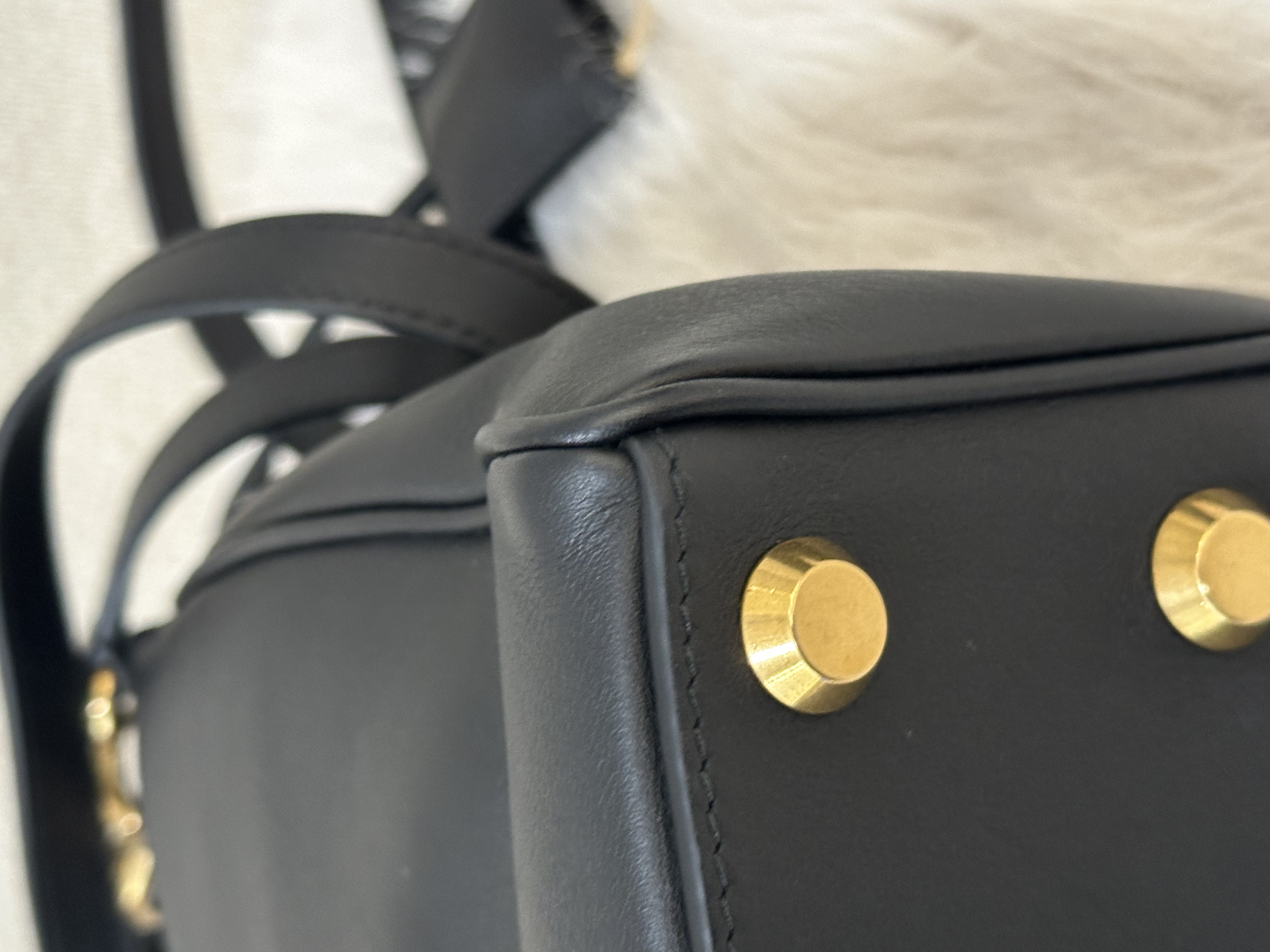 Pre-owned Balenciaga Rodeo / 26NY24