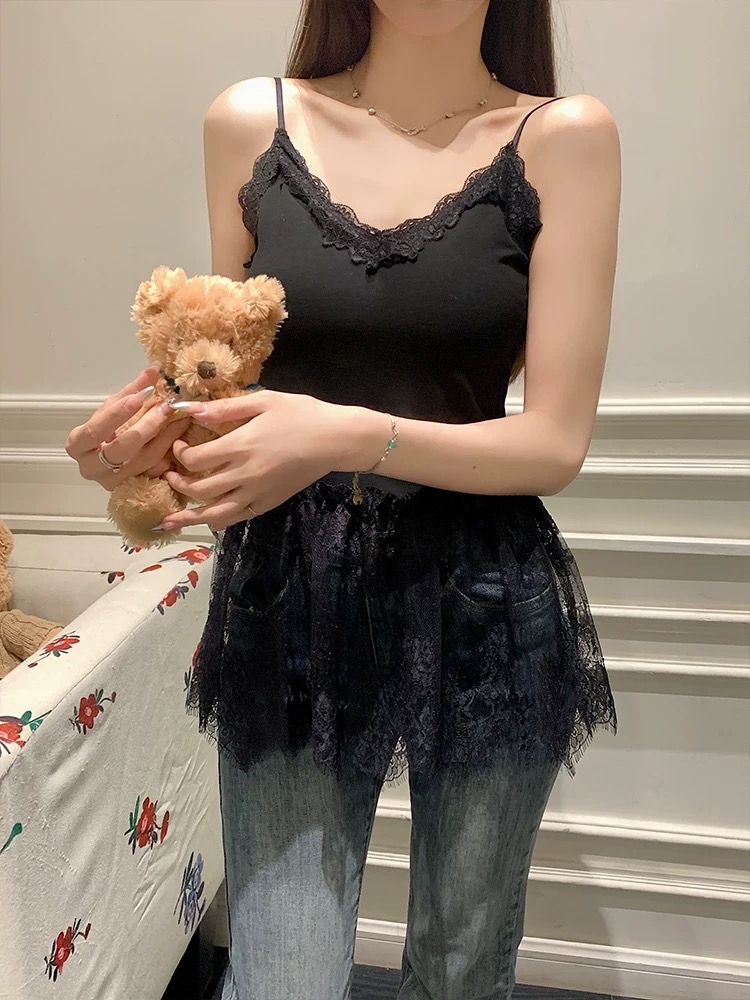 V领蕾丝拼接吊带背心｜CN011762801