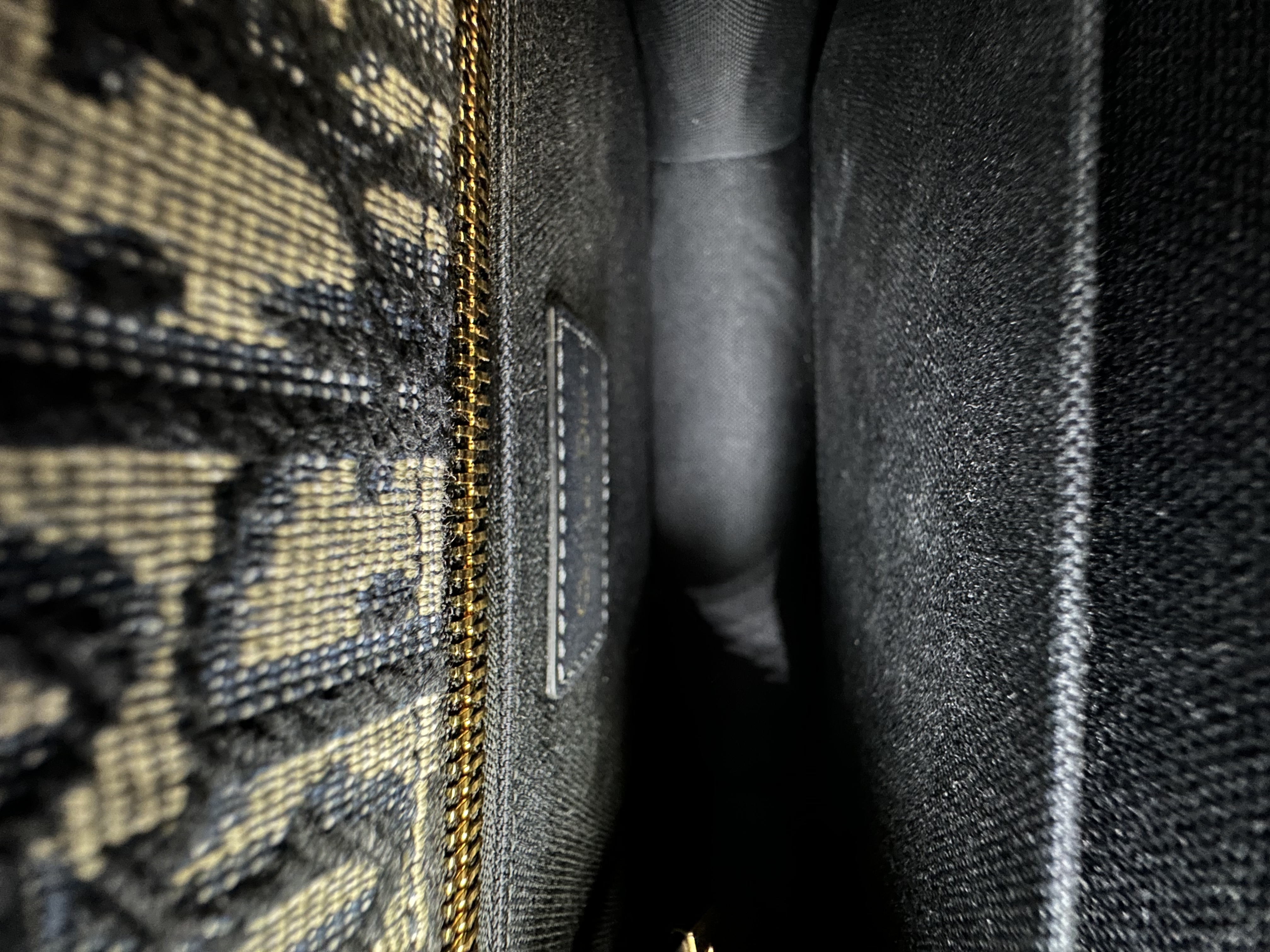 Pre-Owned Dior 30 Montaigne / Product Code: 26040906