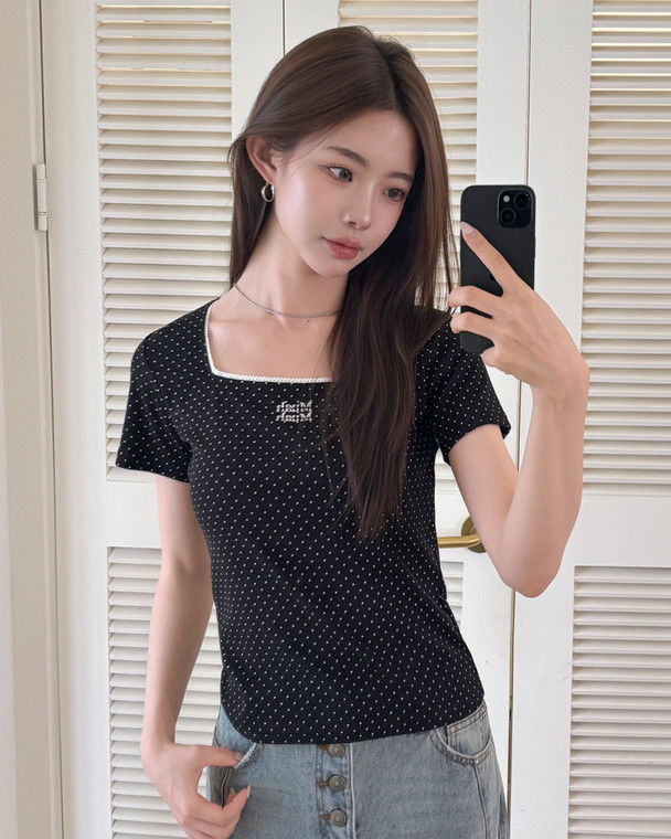 MuahMuah SQUARE NECK DOT HALF SLEEVE