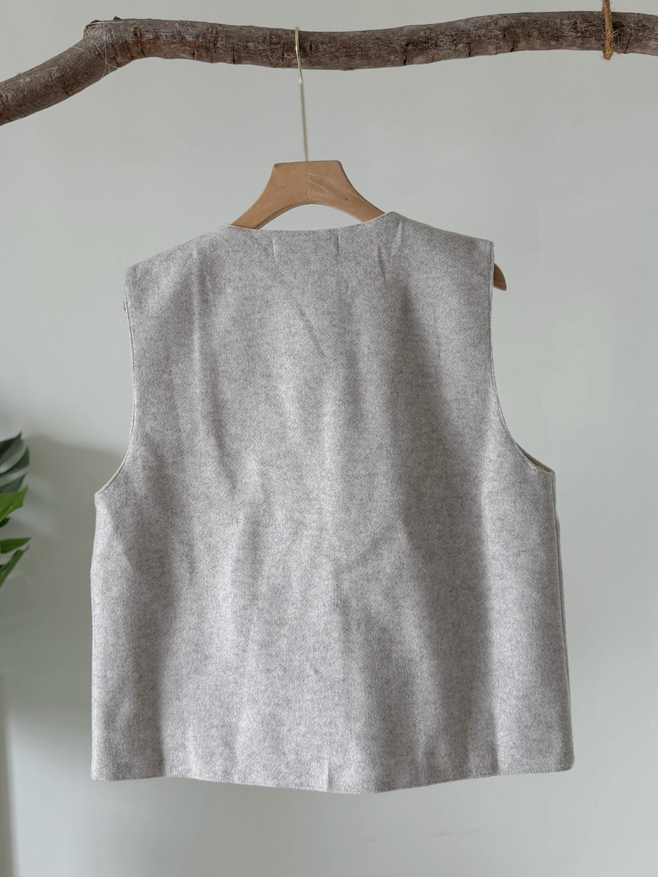 毛呢简约气质马甲外套