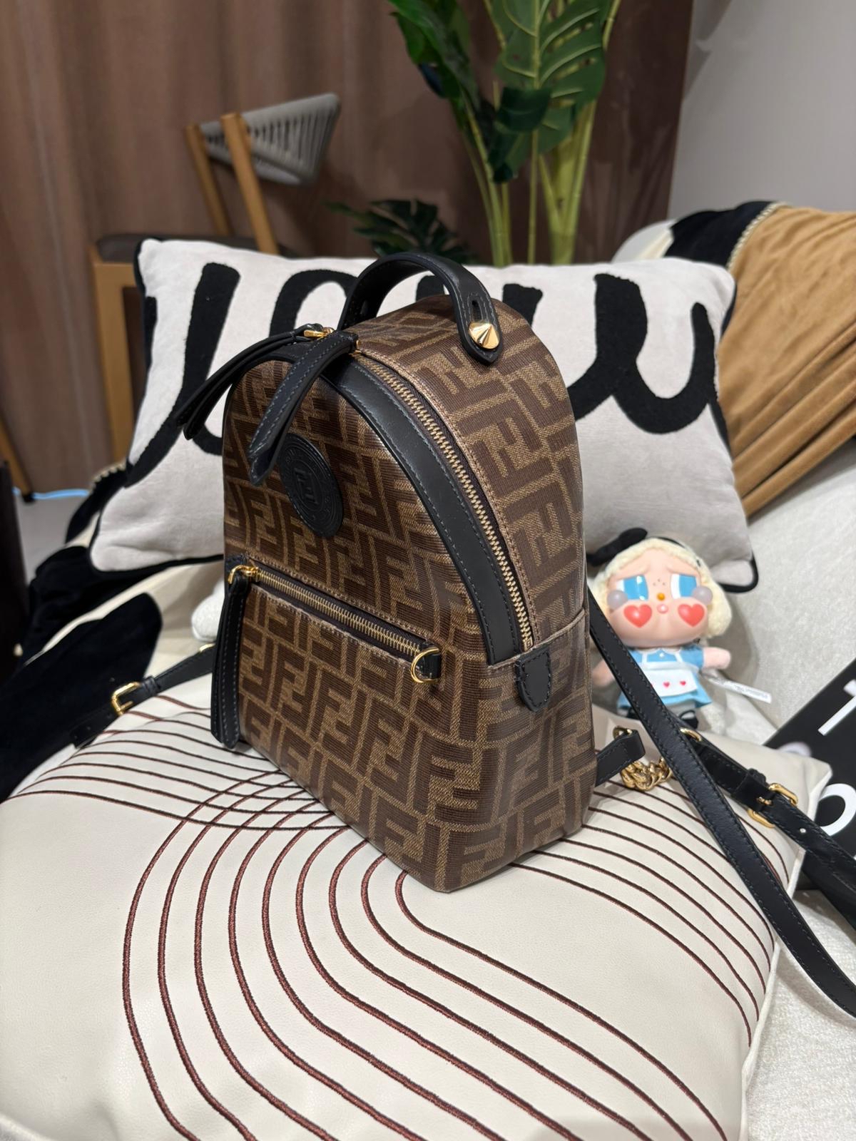 Fendi zucca mini ff backpack 防水背囊,100%Authentic, 98%new✅dust bag 