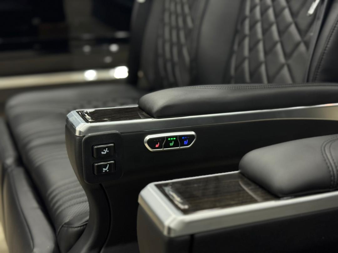 HIACE FULL SET PILOT SEAT / H300-ST-6013-KN