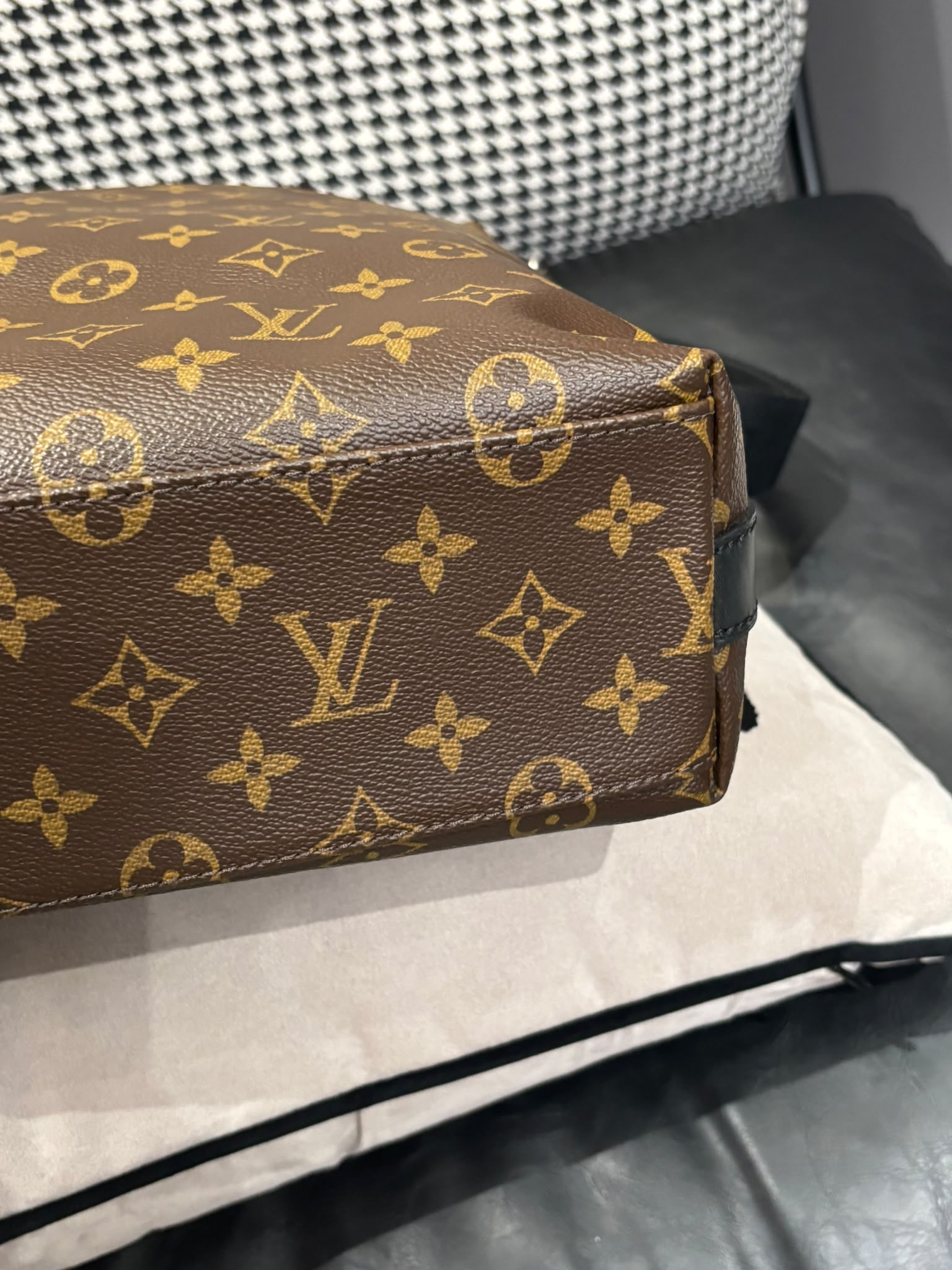 Lv Macassar Kitan 2 way bag tote M40388 100%Authentic,95%new✅dust bag 