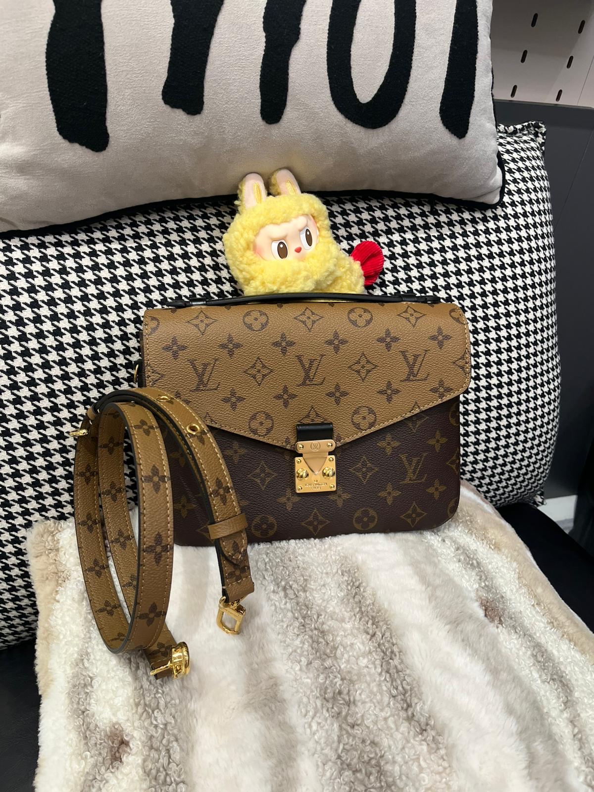 Lv Pochette Metis M44875 crossbody bag 100%Authentic，98%new ✅Dust bag 