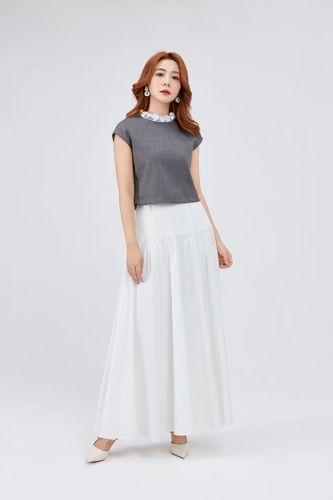 10141331 Structured Minimal Sleeveless Top