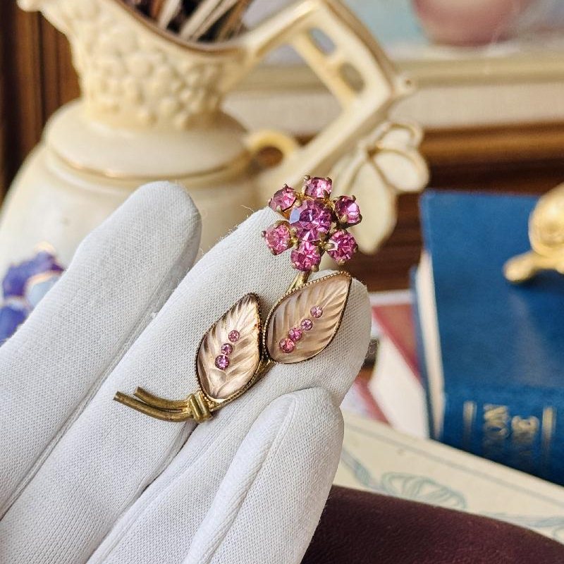 Vintage C.a. 1960s European Pink Rhinestone and Lucite Dainty Flower Brooch (NZ065)