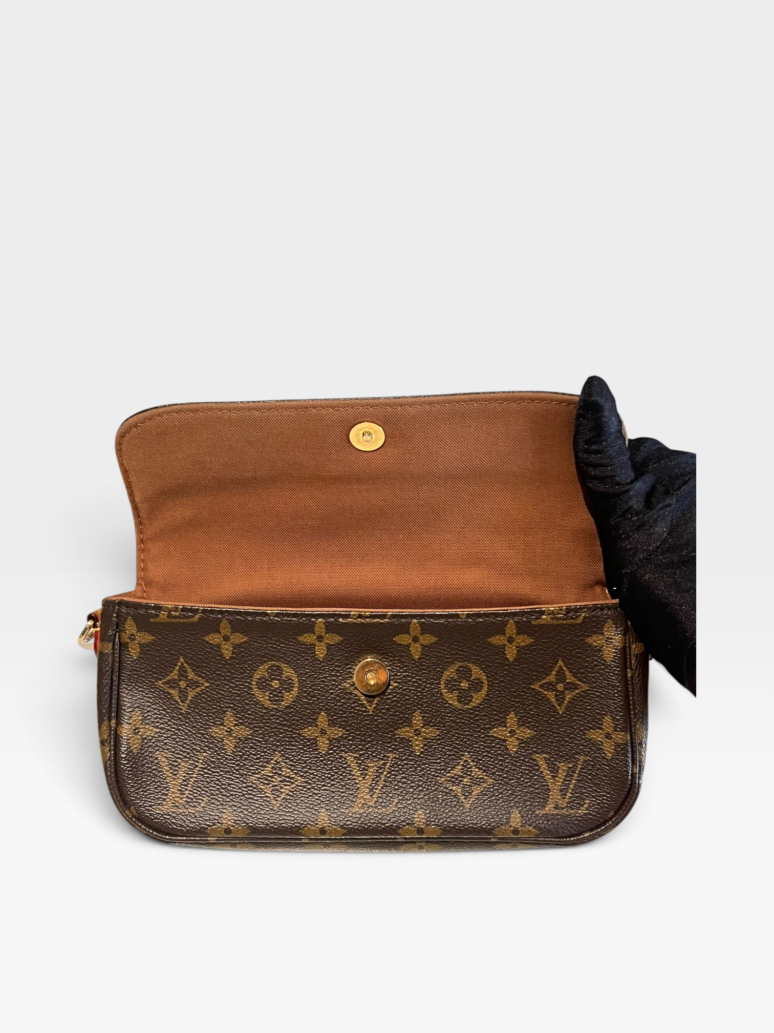 Pre-Owned LV Wallet on Chain Ivy Bag / Product Code: 091808