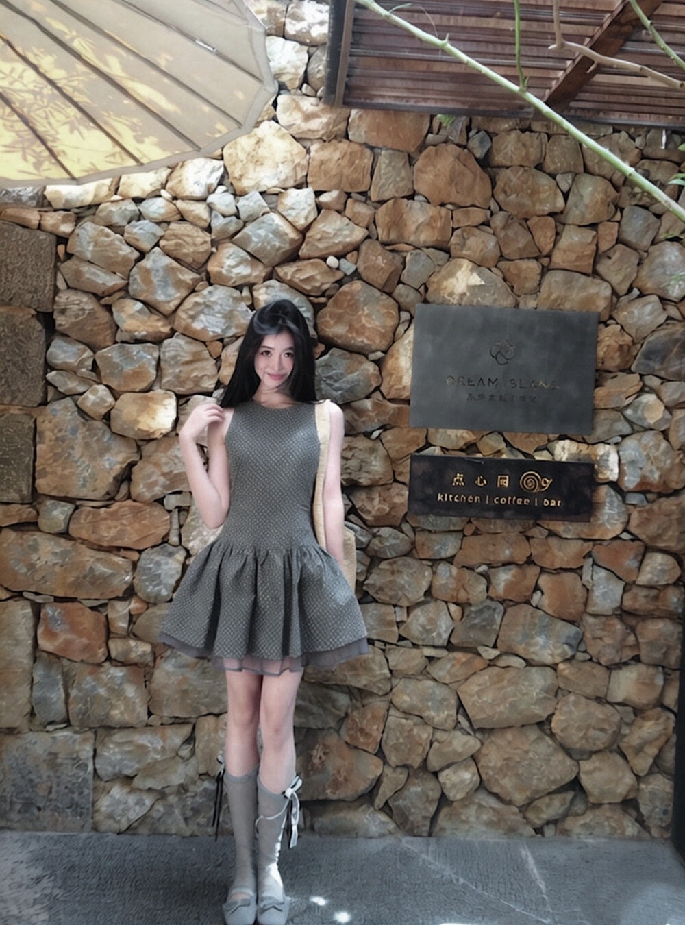 网纱拼接设计感收腰显瘦波点公主短裙连衣裙Polka dot sleeveless dress with sheer hem