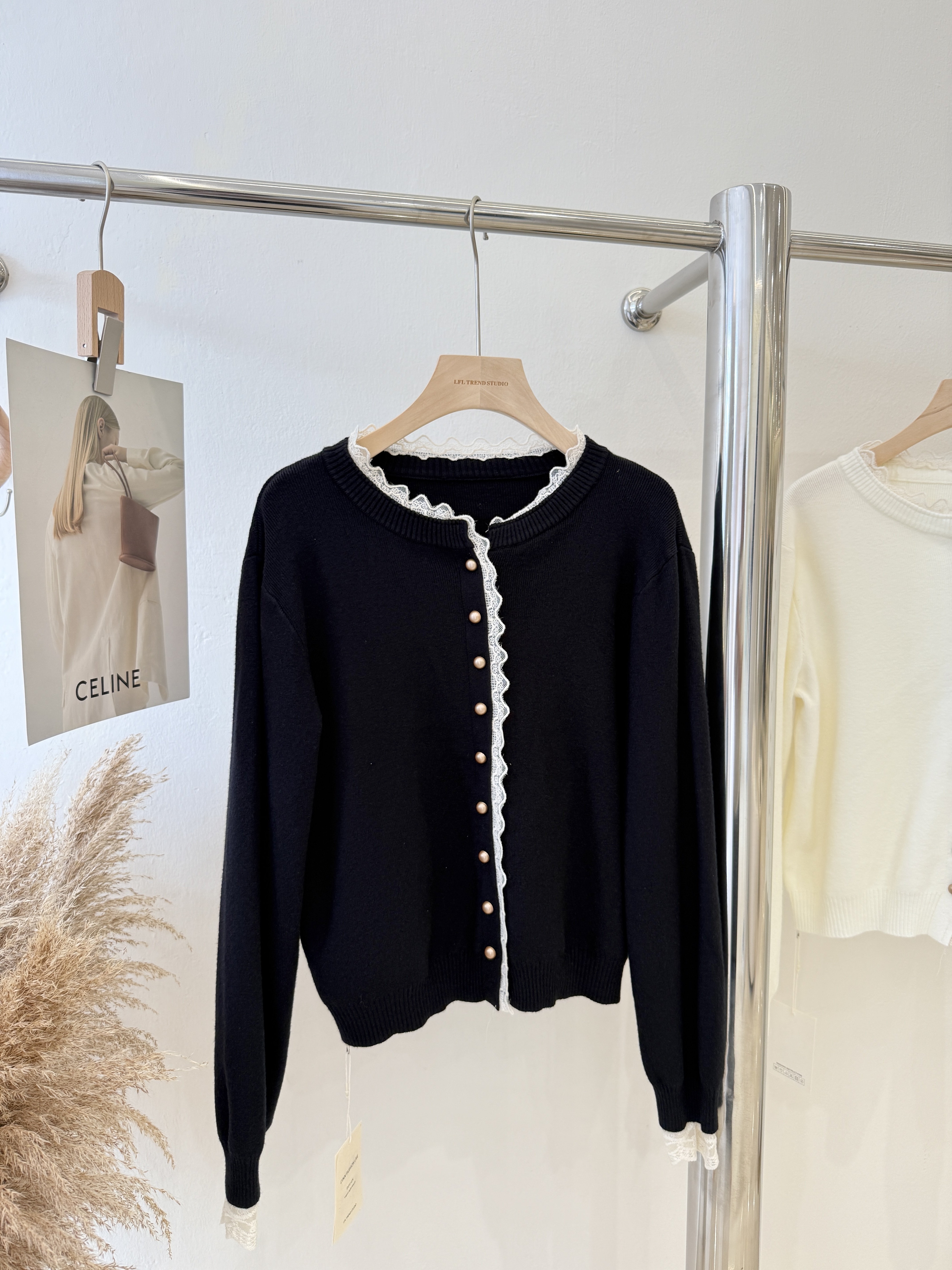 6839 温柔蕾丝花边拼接针织衫