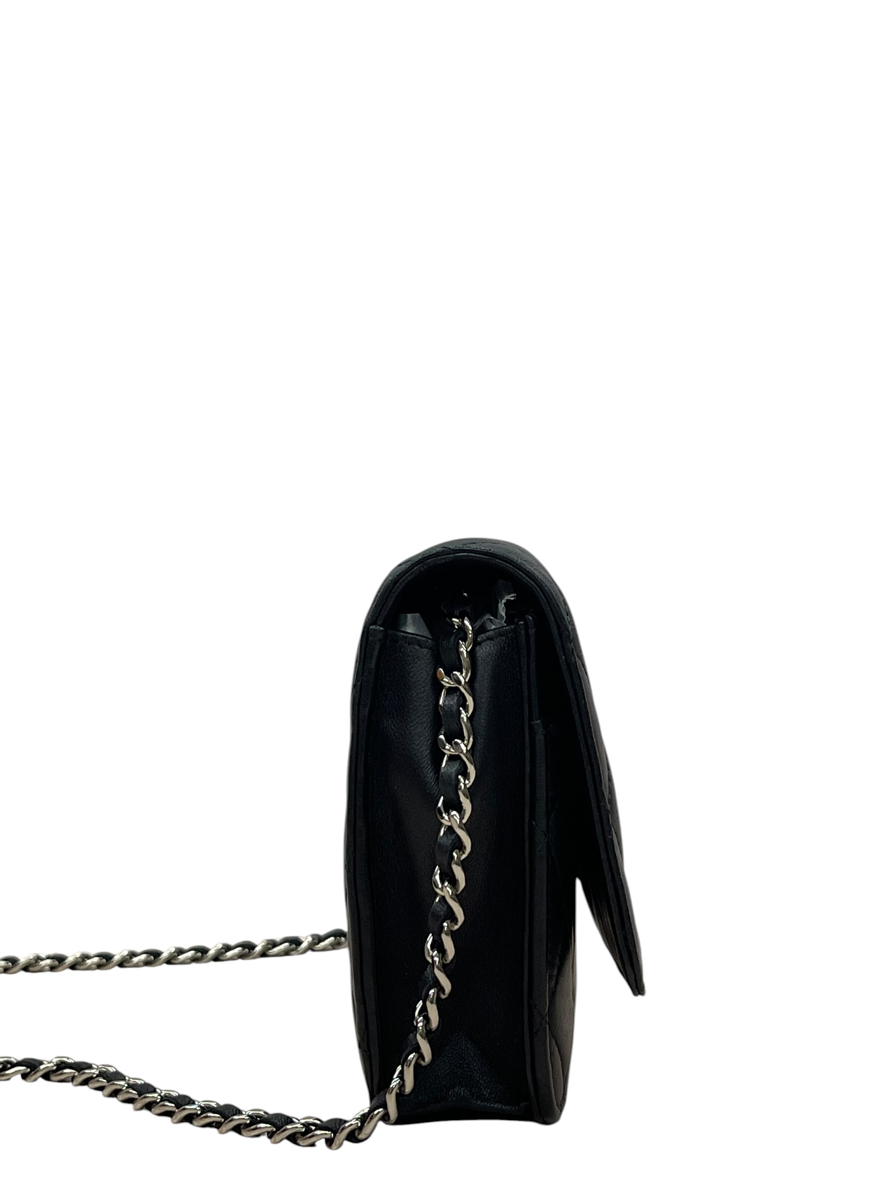 Pre-owned Chanel Classic Wallet on Chain / Product Code: 081701