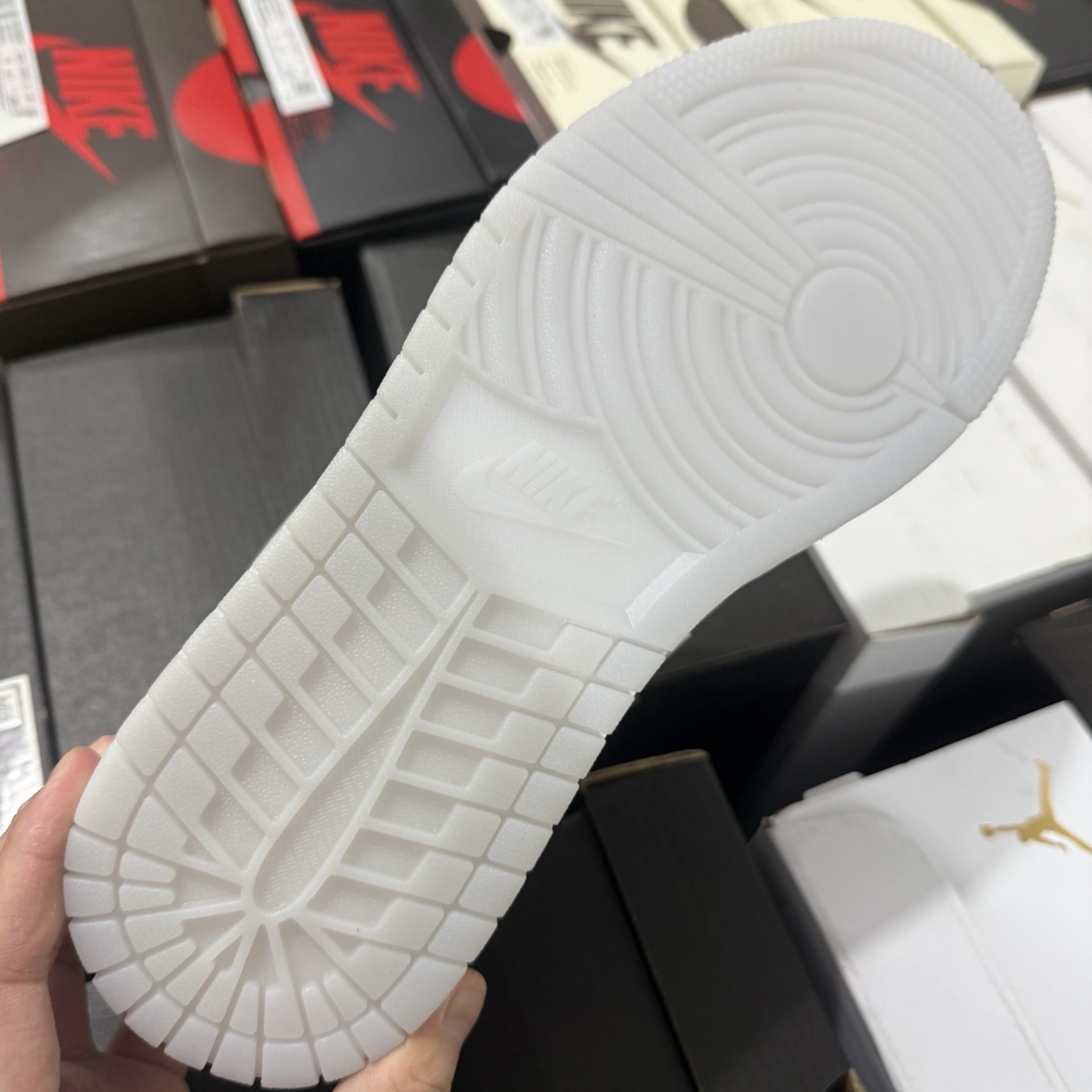 Nike Air Jordan 1 Low "Wolf Grey" DC0774-105