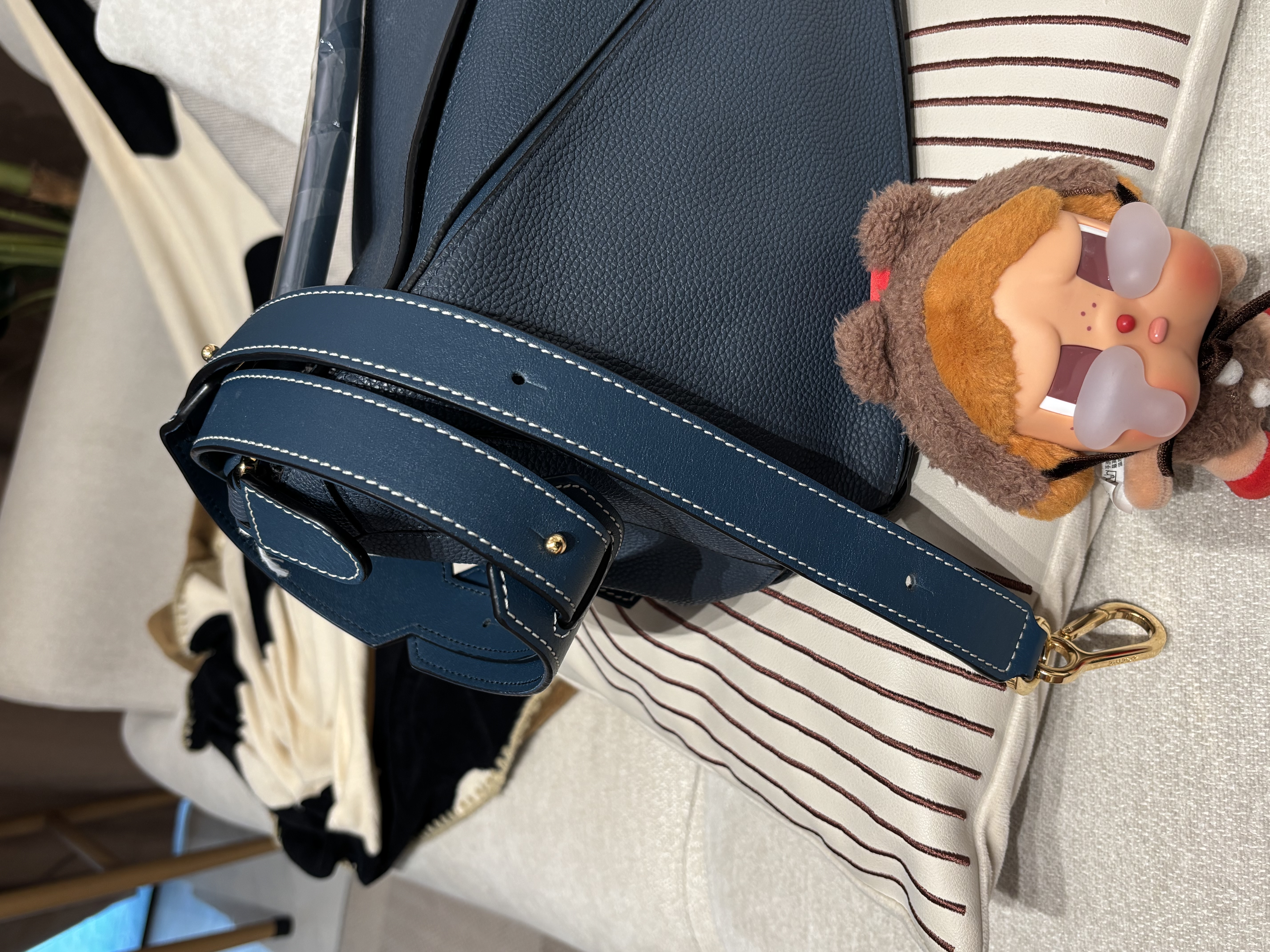 Loewe puzzle medium calfskin 100%Authentic,95%new ✅dust bag 