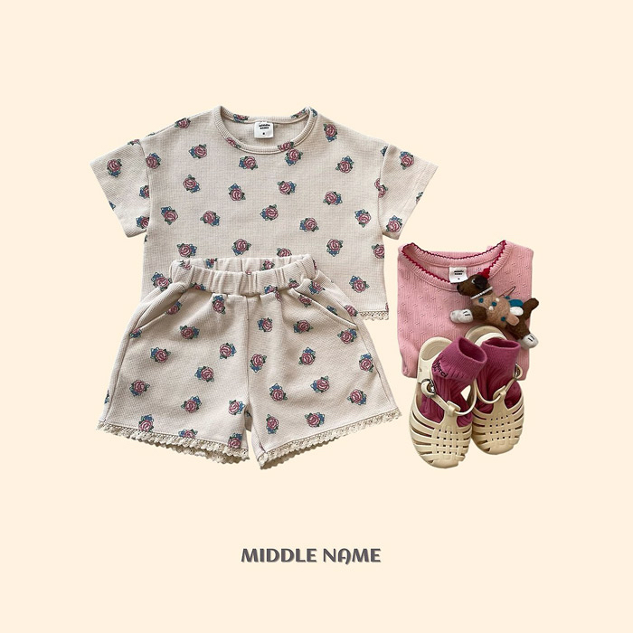 🇰🇷middle name tee