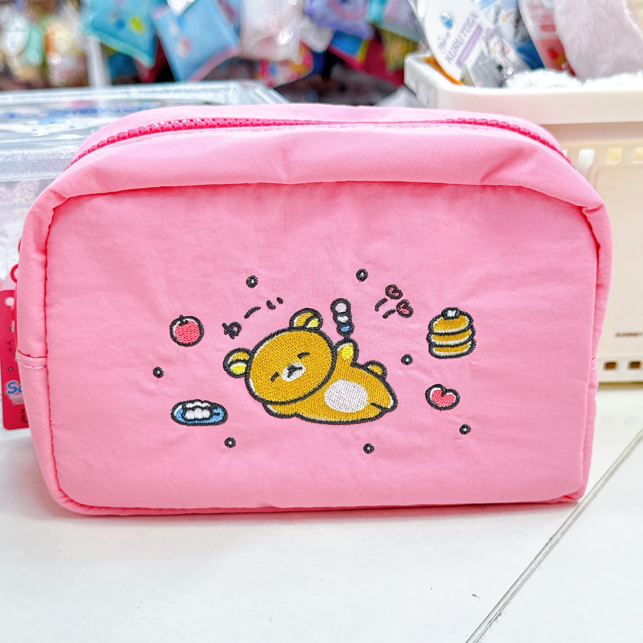 日本直送日本版鬆弛熊新款公仔公仔掛飾化妝袋原子筆