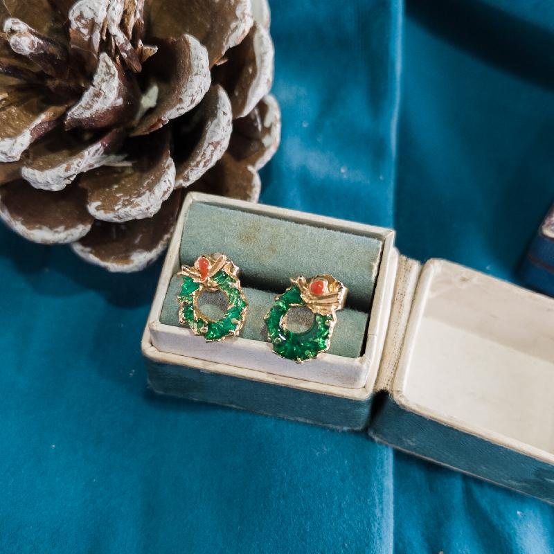 Vintage c.a. 1980s Christmas Wreath Stud earrings (EA1499)