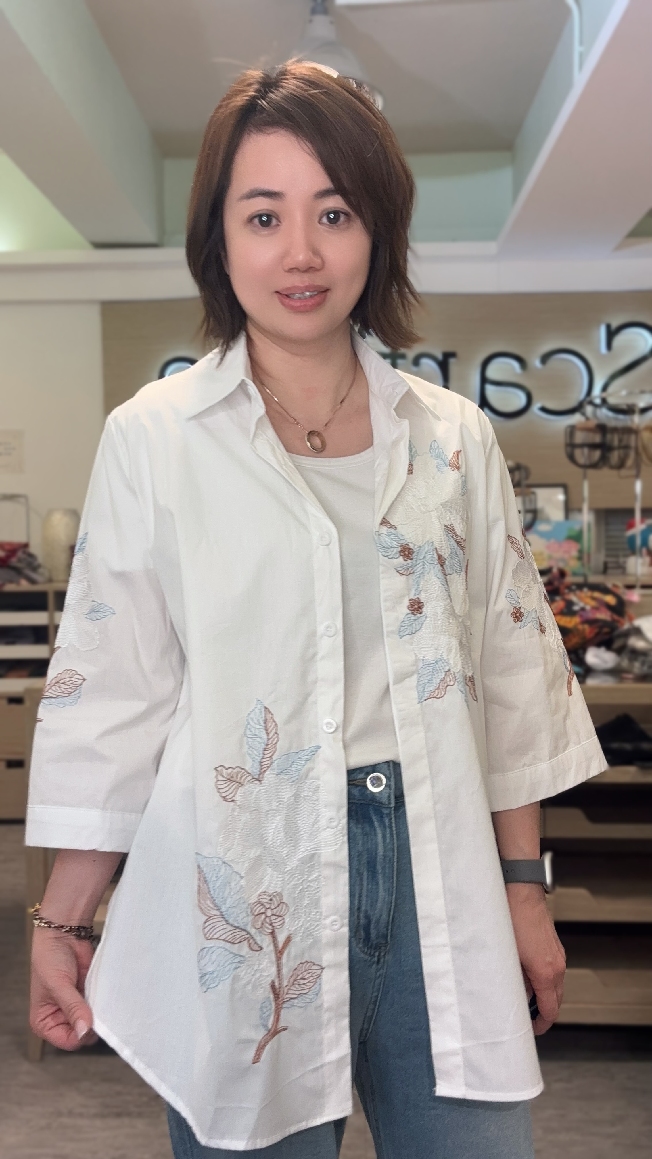 [訂購] A41 手工刺繡衫