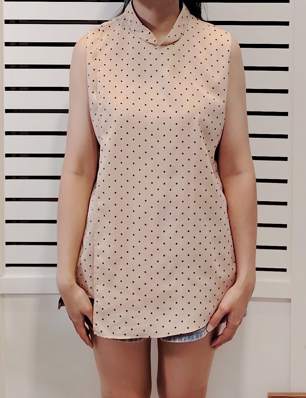 25025 Oriental Polka Dot Sleeve Less Blouse