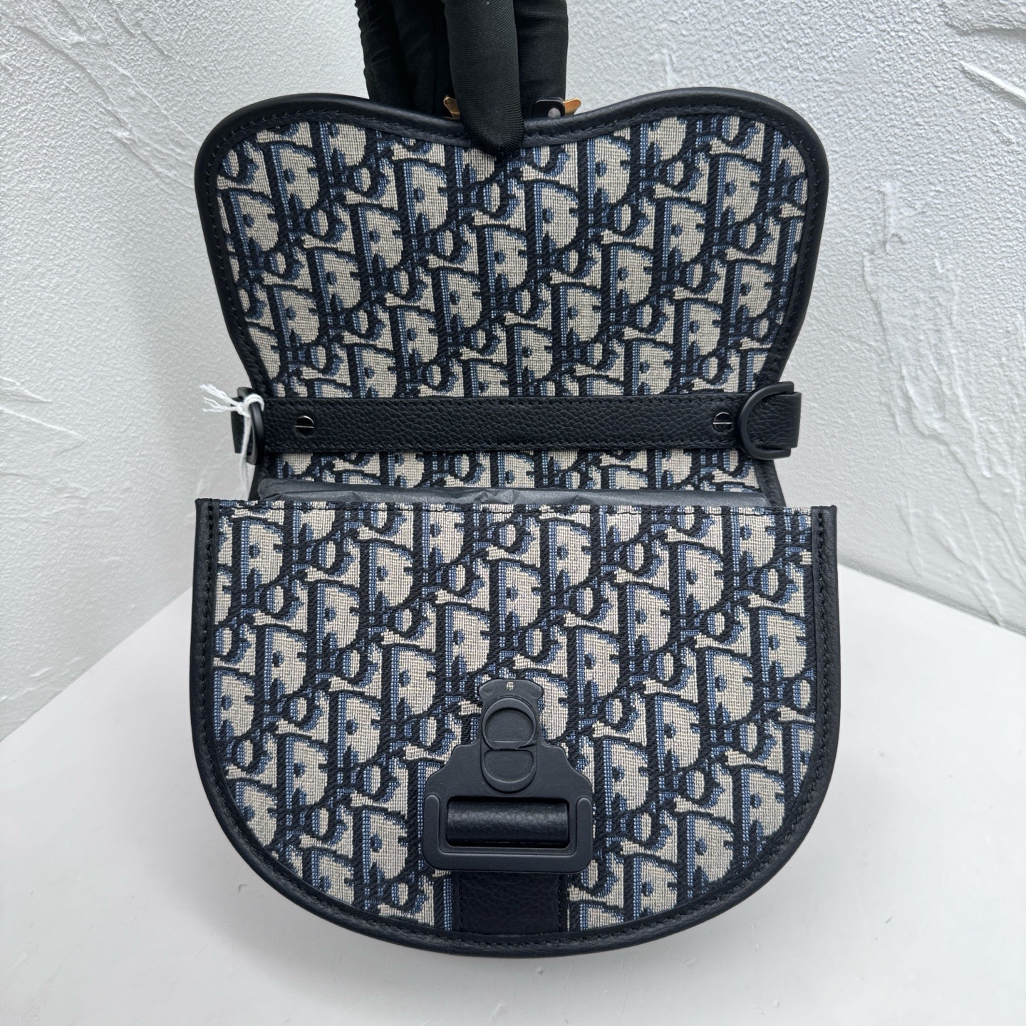Brand New DIOR Gallop / Product Code: 26051707
