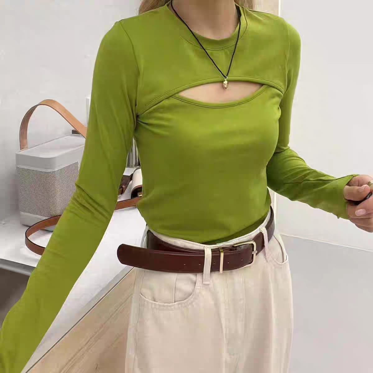 Front Cut-Out Slim Fit Long Sleeve Top ‖ 前胸镂空修身长袖上衣 KR013421