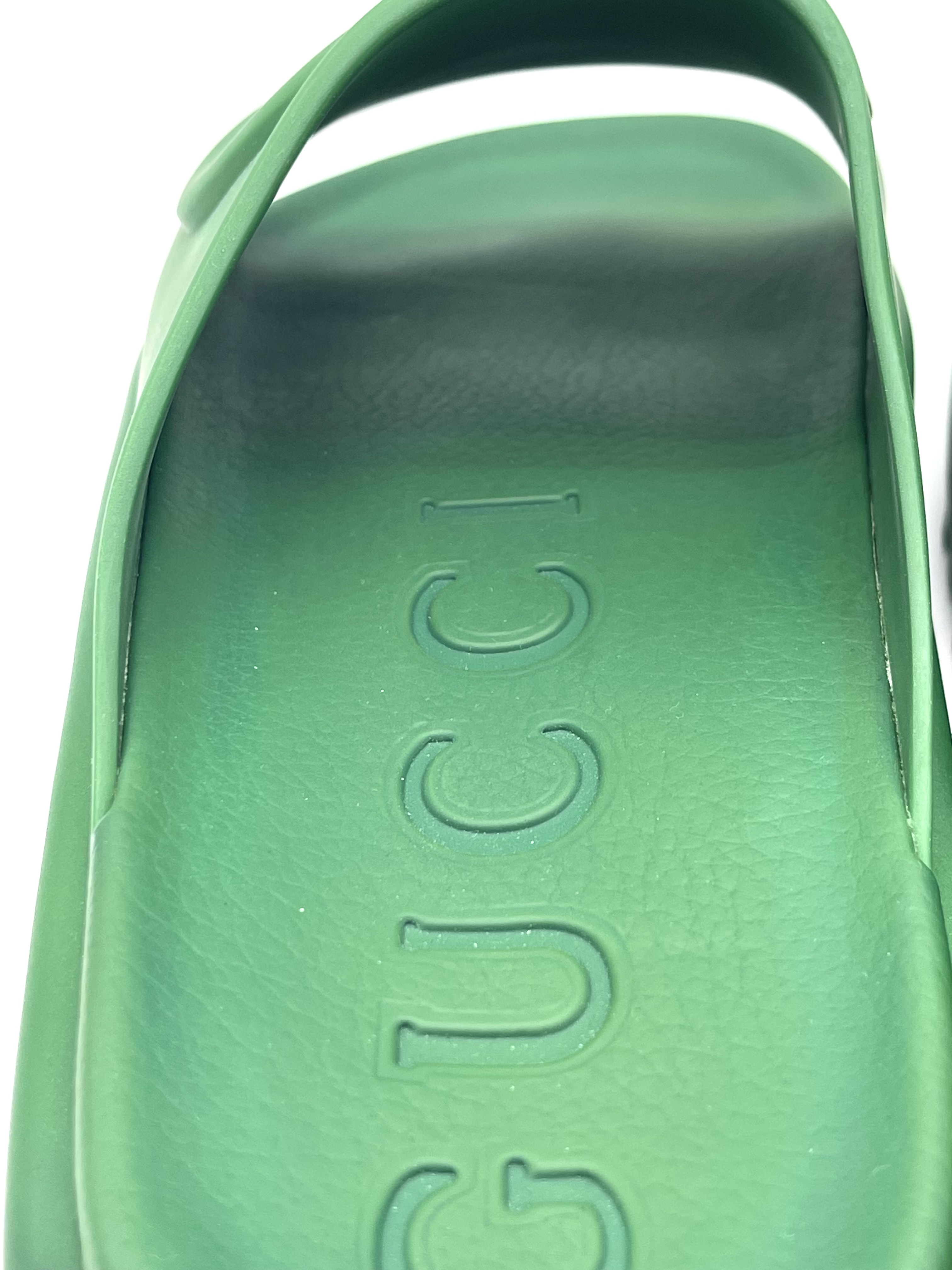 Pre-owned Gucci Miami Rubber Pool Slides / Product Code: 26032703