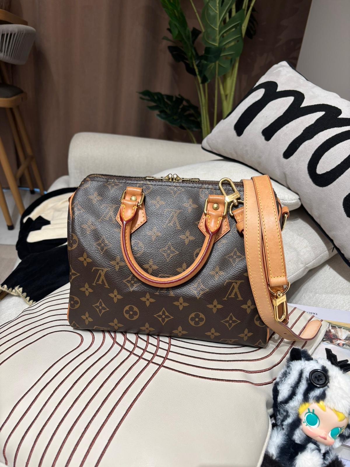 Lv Speedy Bandouliere 25 monogram  100%Authentic ,90%new ✅key lock✅dust bag