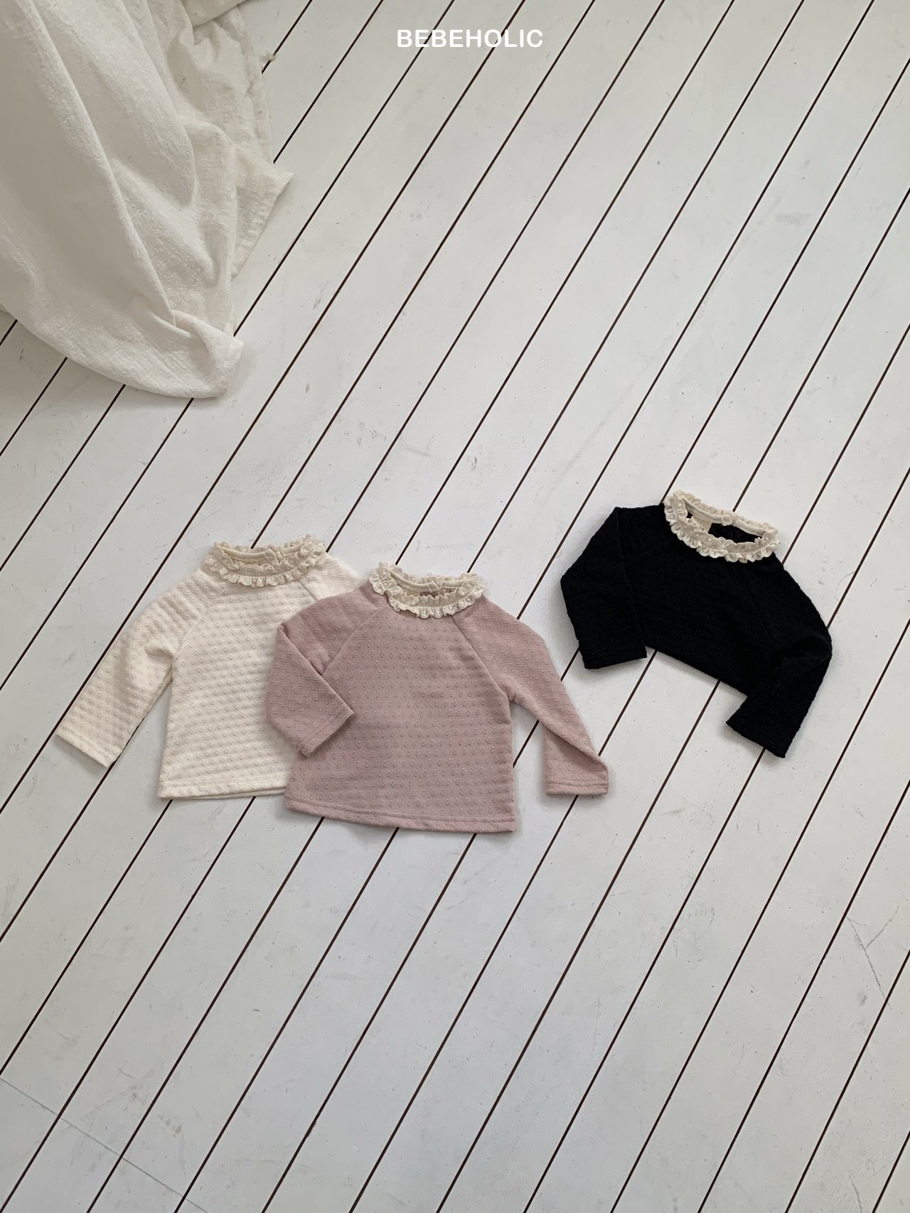 🌸預訂 韓國直送🌸🇰🇷BEBEHOLIC三色提花蕾絲花邊領長袖上衣