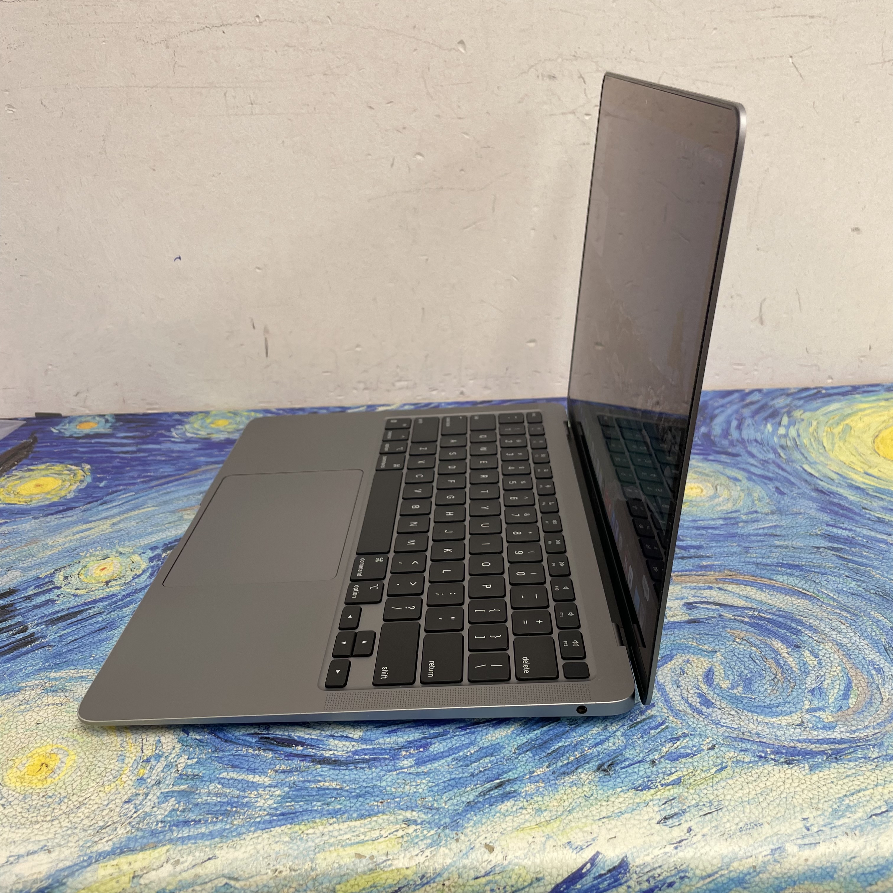 #5982 MacBook Air 2021/M1 CPU/8GB Ram/256GB SSD/Touch ID/13吋Mon/灰色