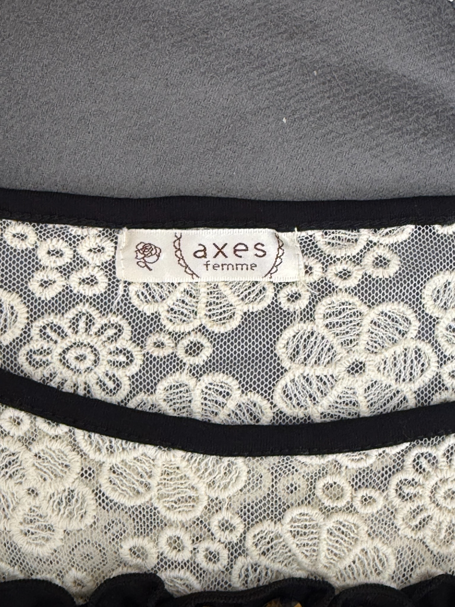 Axes Femme Jeweled Lace Patchwork Short Sleeve Top