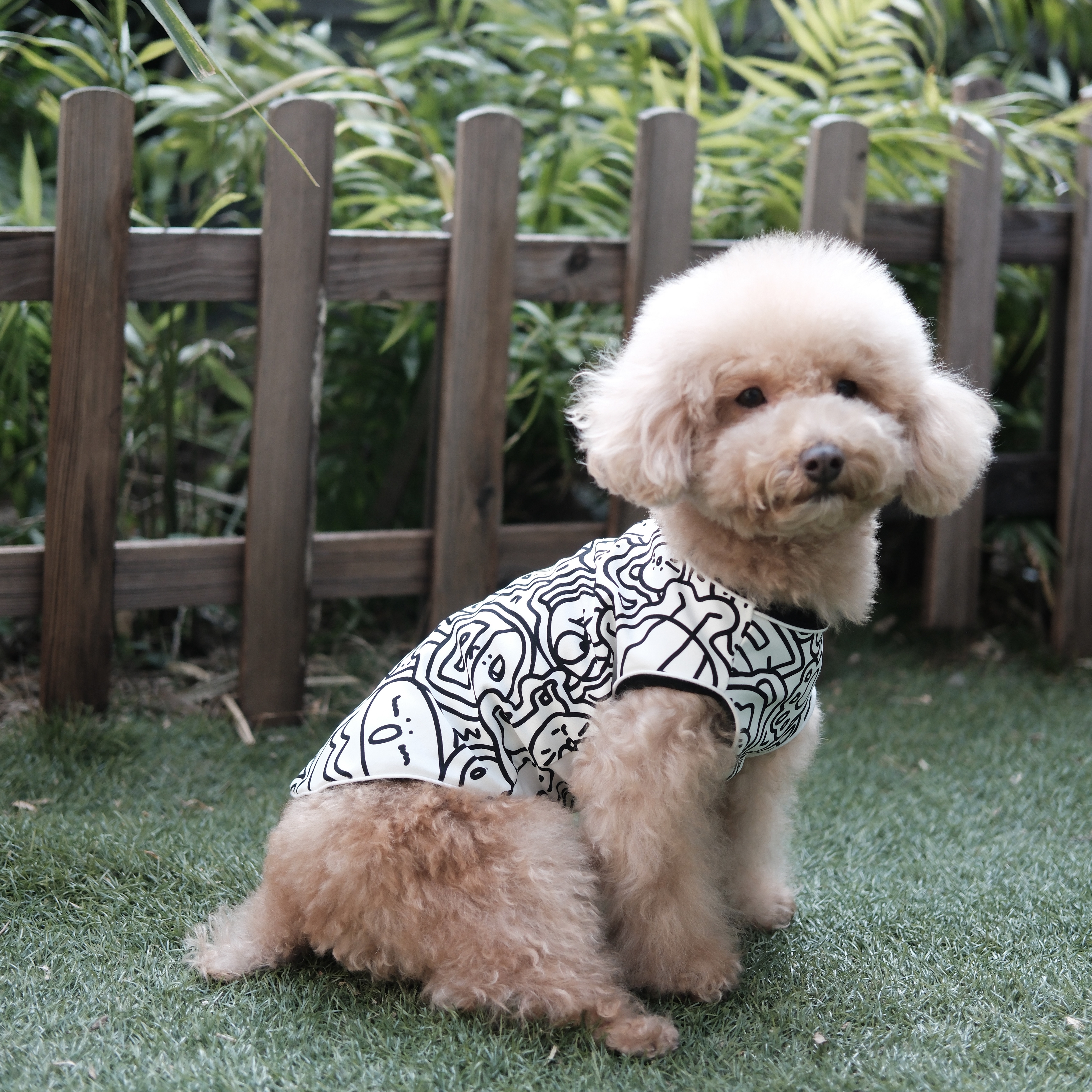 S651   黑白繪畫背心 black and white painting vest