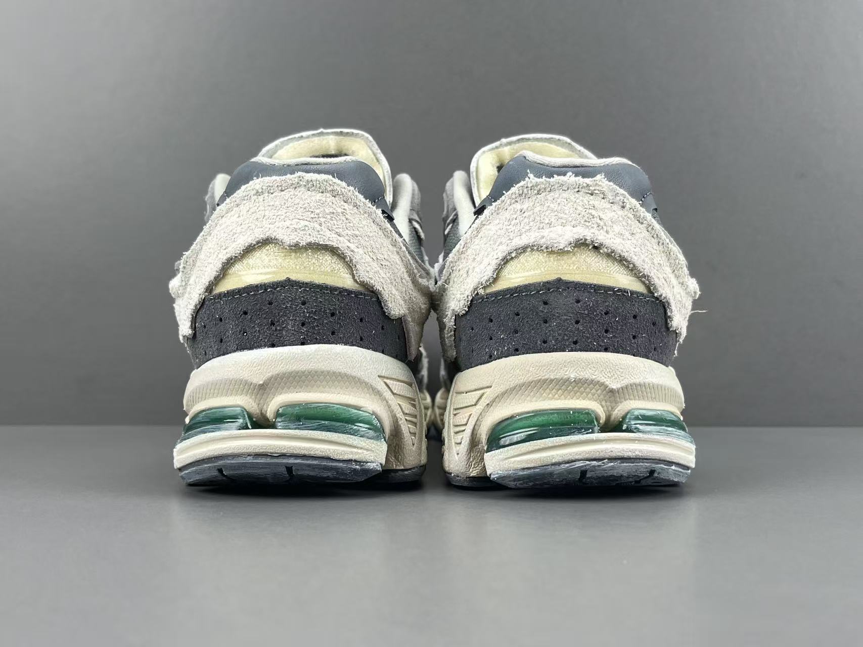 New Balance 2002R ML2002RDA